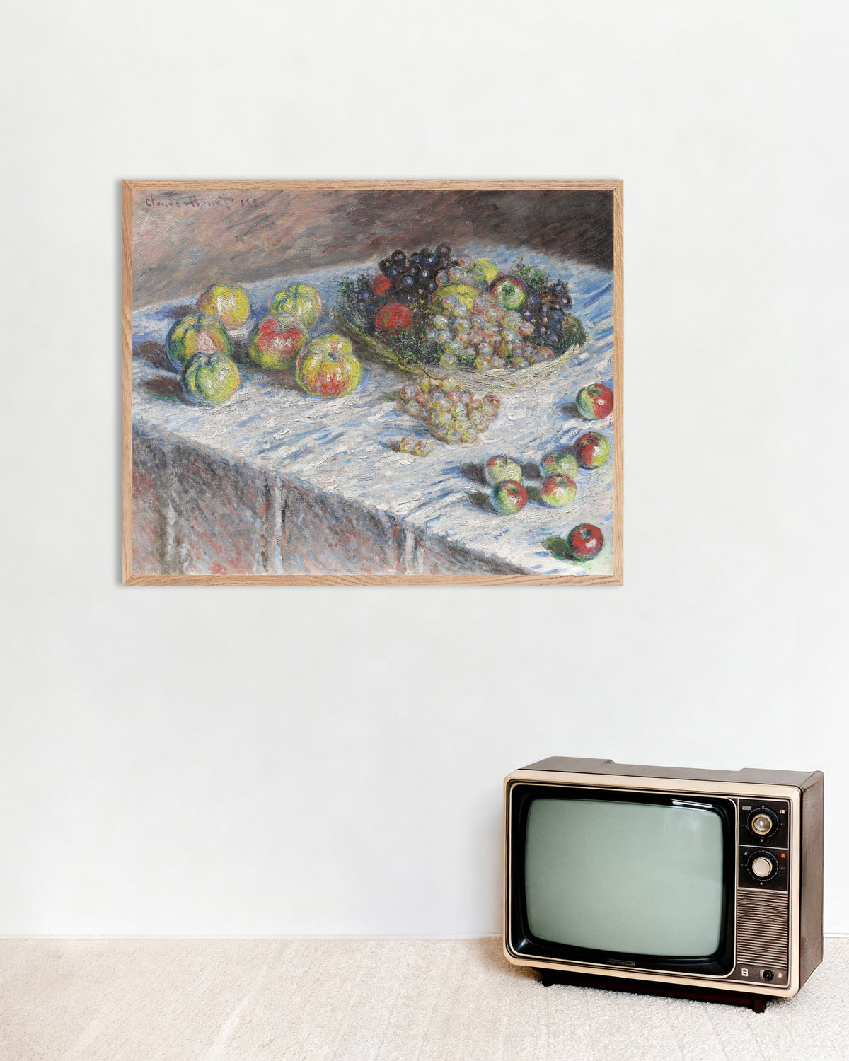 Plakat Æbler og druer (1880) af Claude Monet med ramme i naturtræ