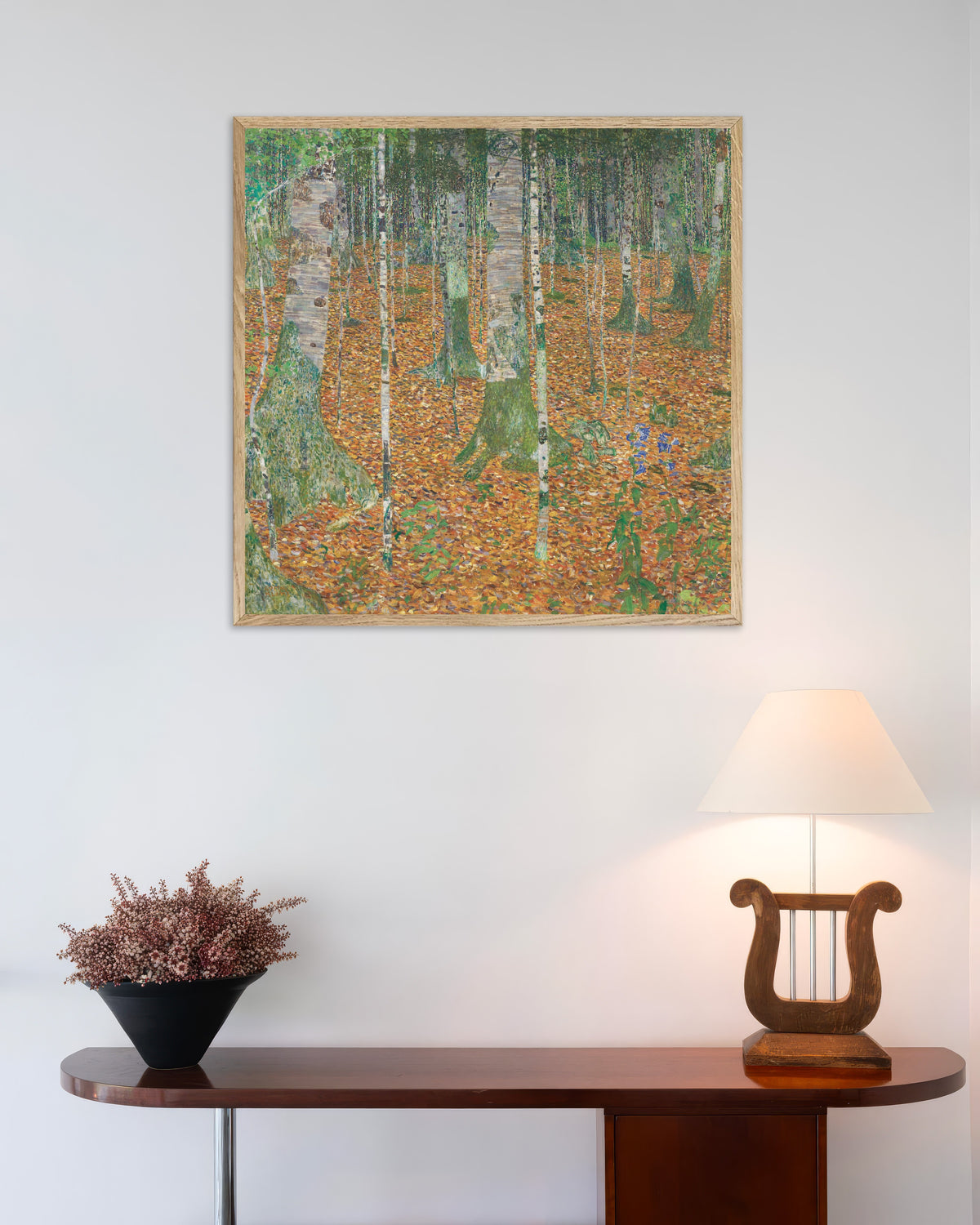 Plakat Birkeskov (1903) af Gustav Klimt med ramme i naturtræ