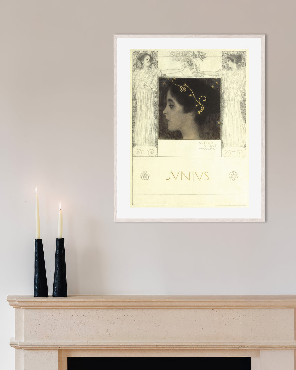 Plakat Junius (1896) af Gustav Klimt med hvid træramme