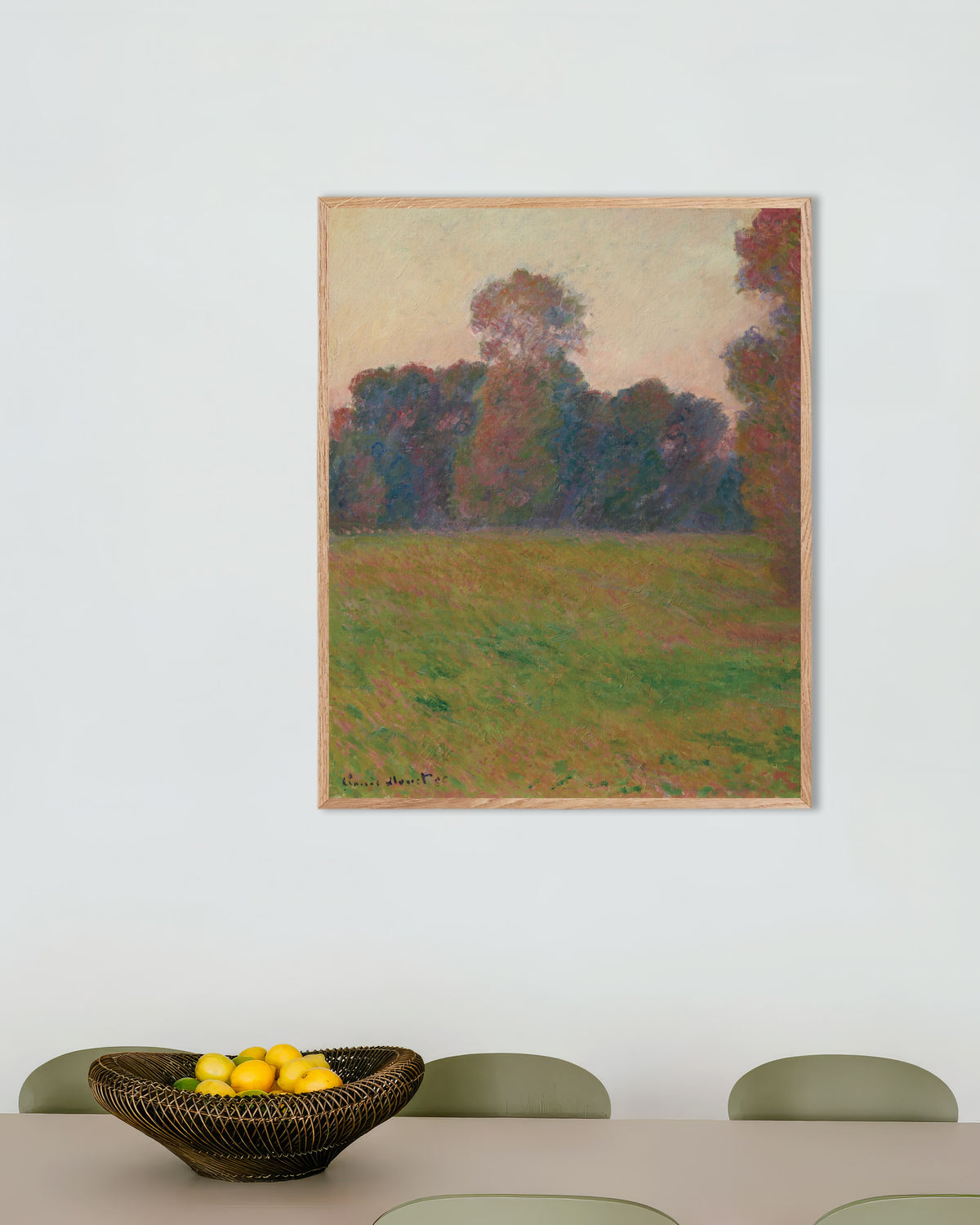 Plakat Eng ved Giverny (1886) af Claude Monet med ramme i naturtræ