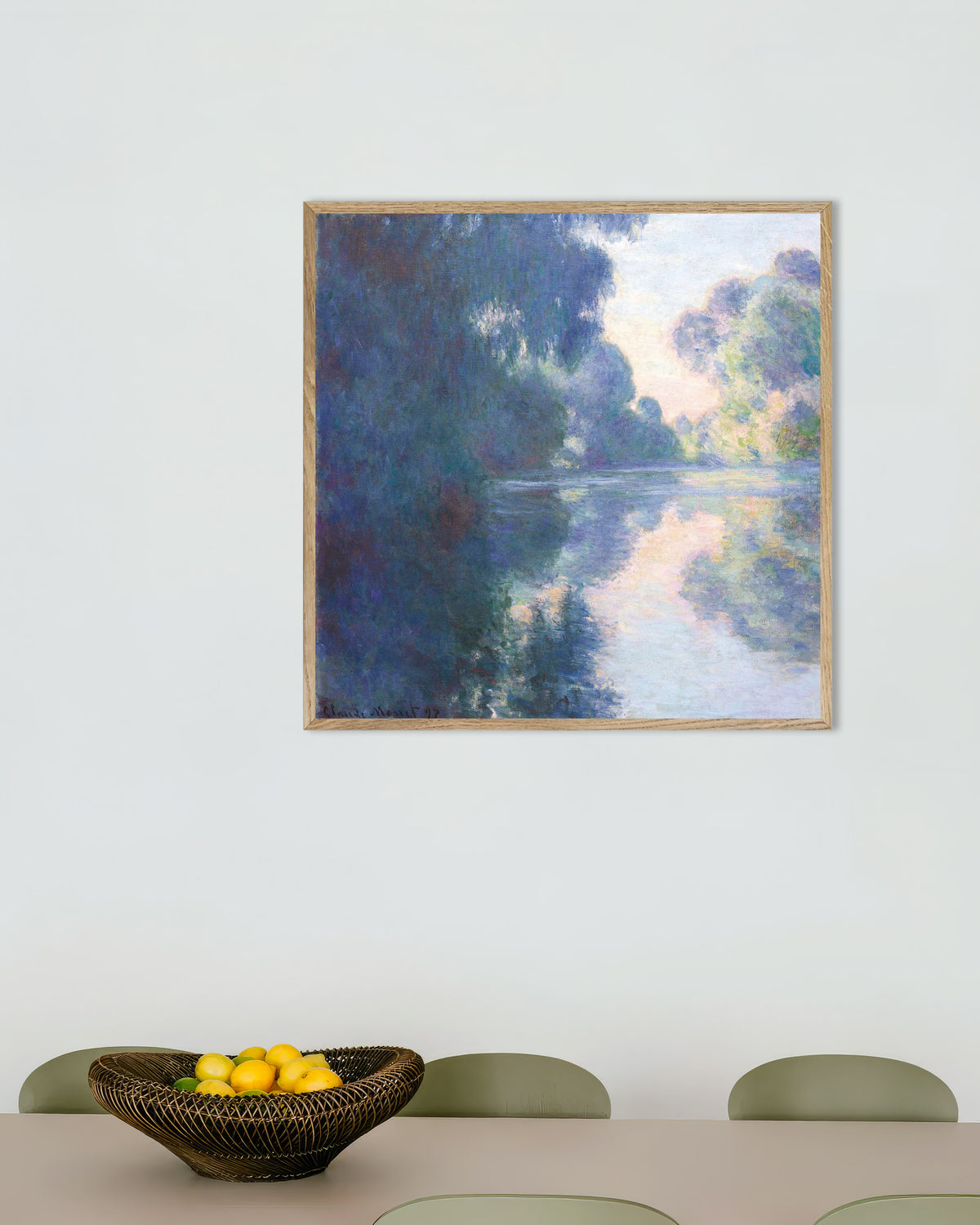 Plakat Morgen på Seinen (1897) af Claude Monet med ramme i naturtræ