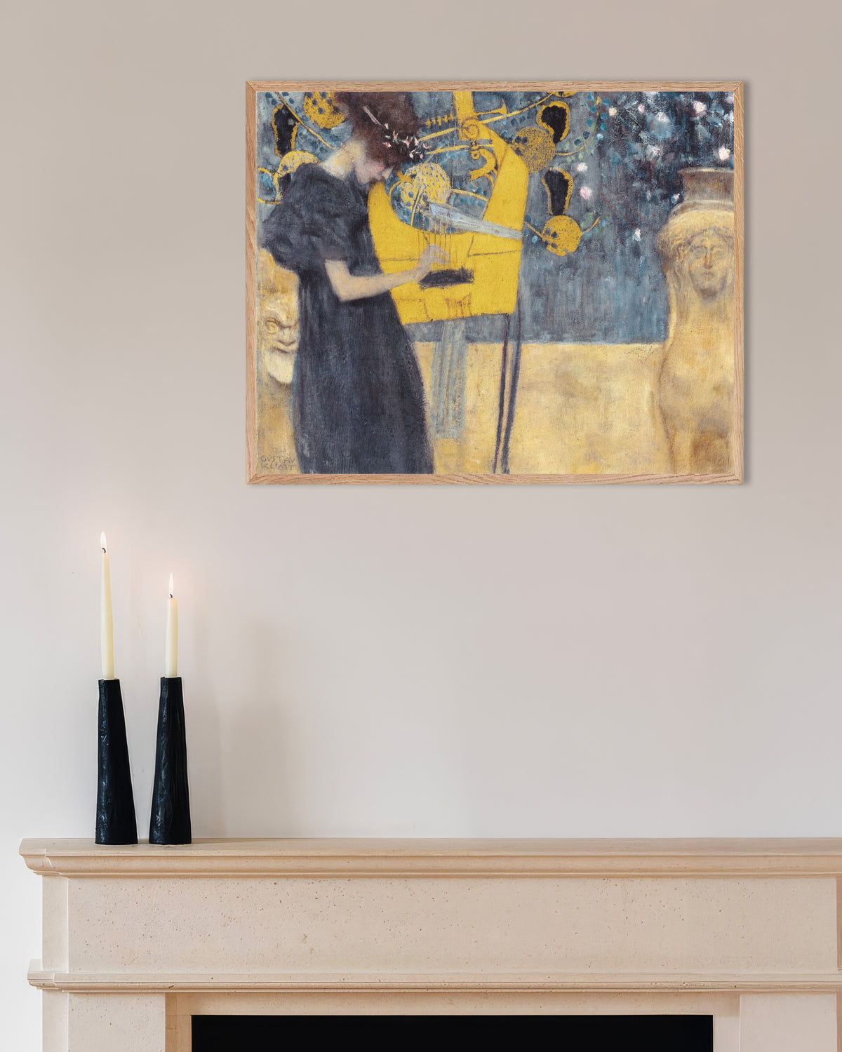 Plakat Musikken I (1895) af Gustav Klimt med ramme i naturtræ