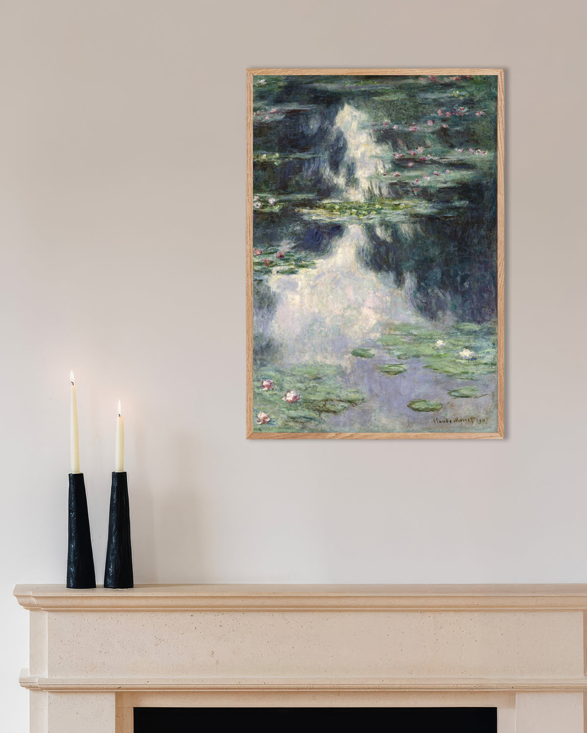 Plakat Dam med åkander (1907) af Claude Monet med ramme i naturtræ
