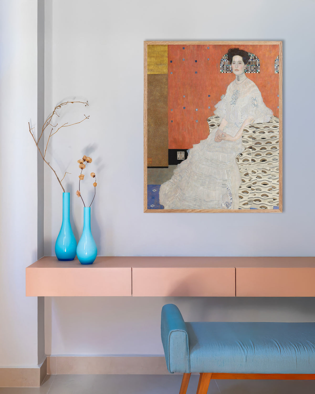 Plakat Portræt af Fritza Riedler (1906) af Gustav Klimt med ramme i naturtræ