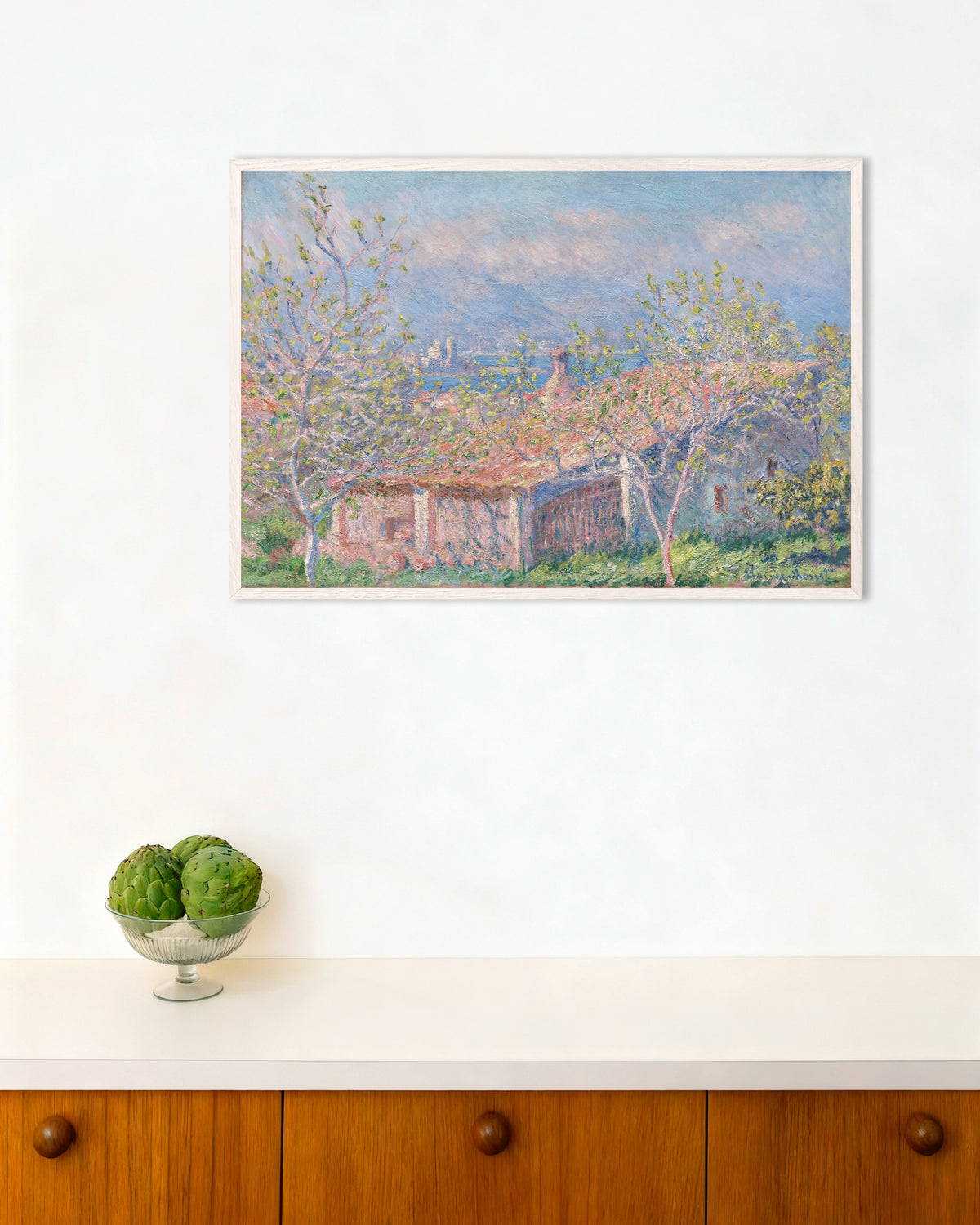 Plakat Gartnerens hus i Antibes (1888) af Claude Monet med hvid træramme