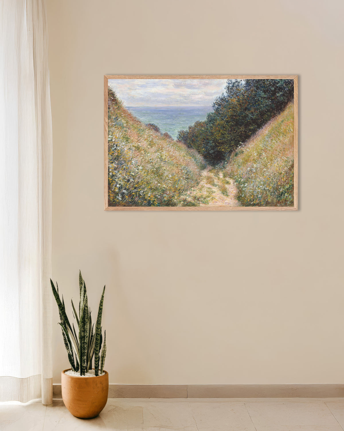 Plakat Hulvejen ved La Cavée, Pourville (1882) af Claude Monet med ramme i naturtræ