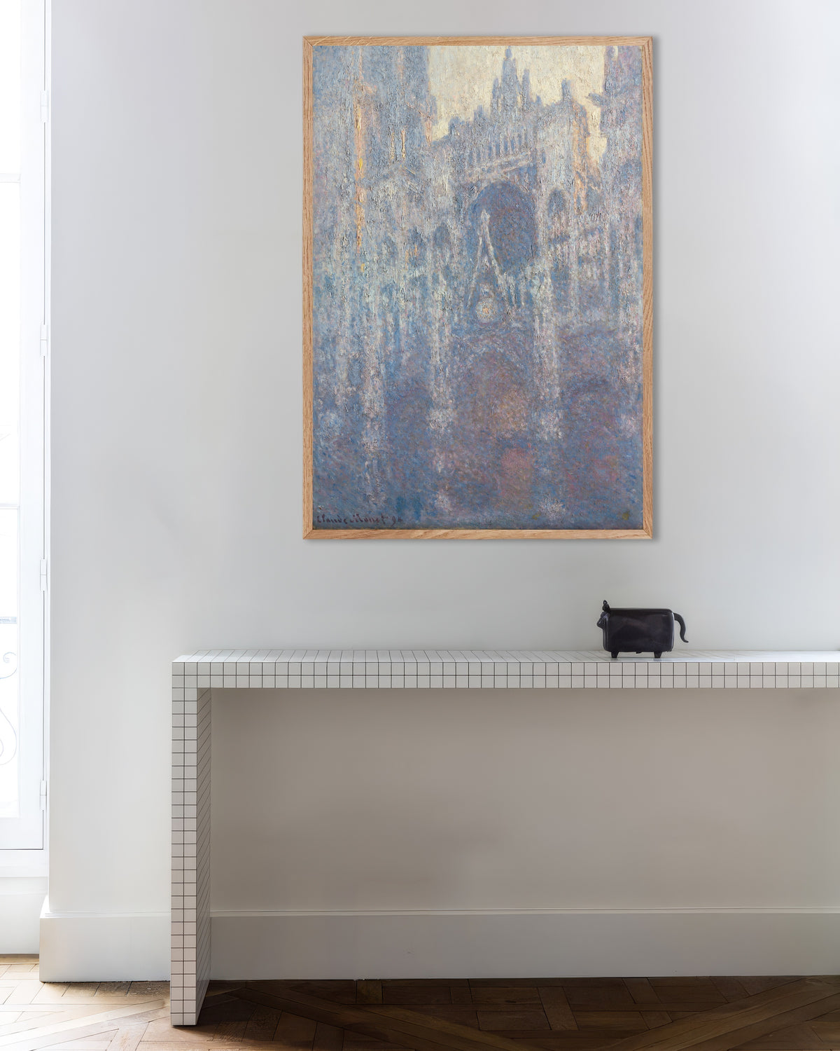 Plakat Portalen på katedralen i Rouen i morgenlys (1894) af Claude Monet med ramme i naturtræ
