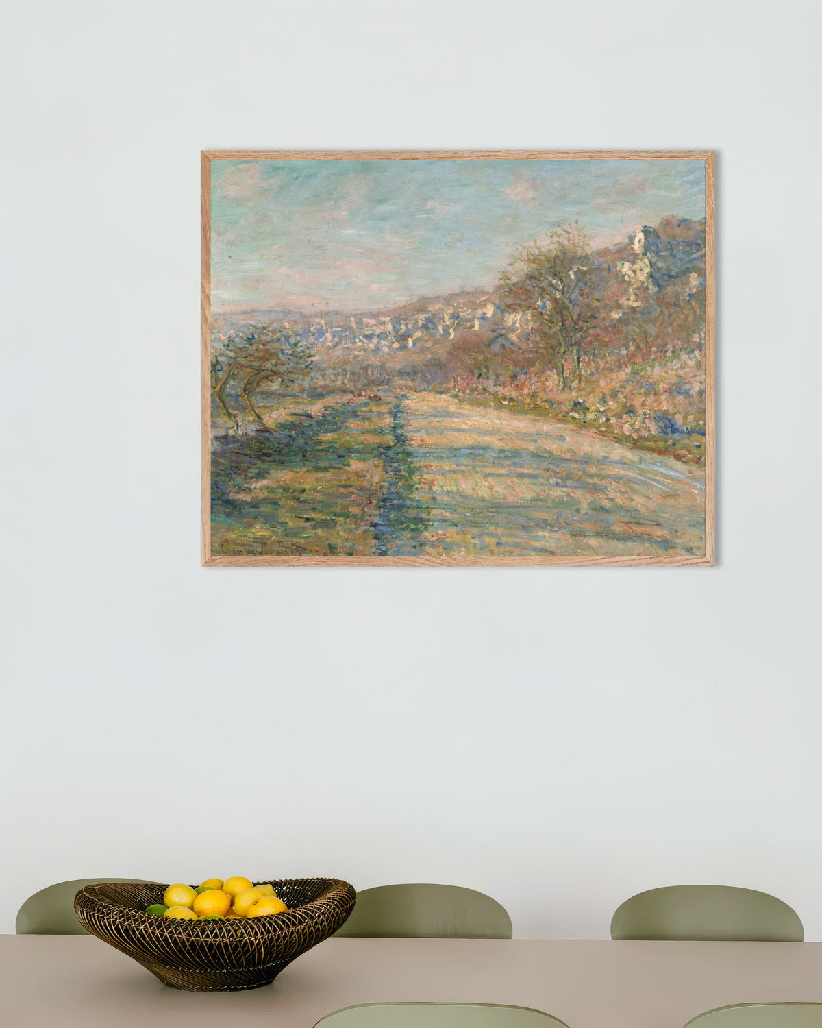 Plakat Vejen til La Roche-Guyon (1880) af Claude Monet med ramme i naturtræ