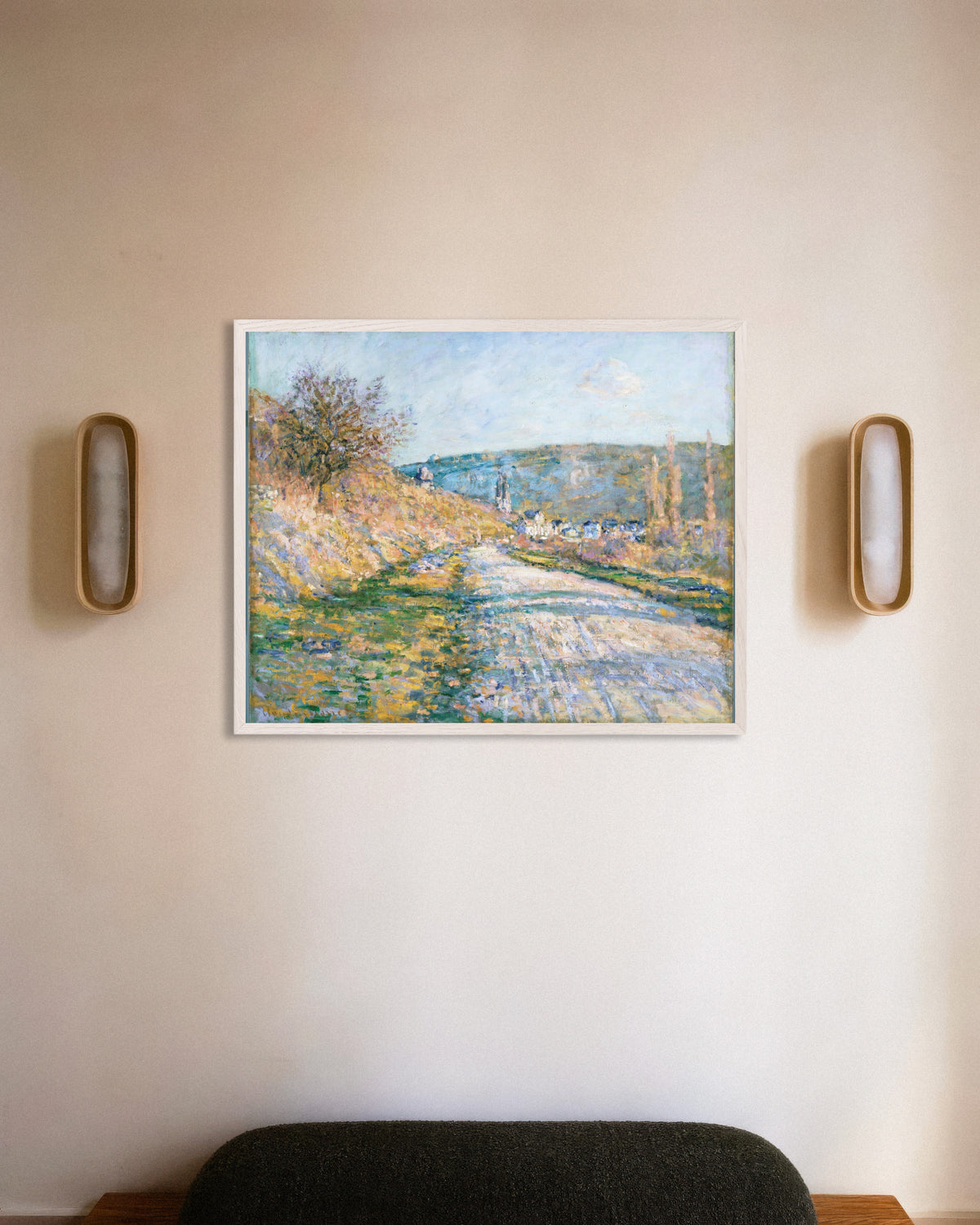 Plakat Vejen til Vétheuil (1879) af Claude Monet med hvid træramme