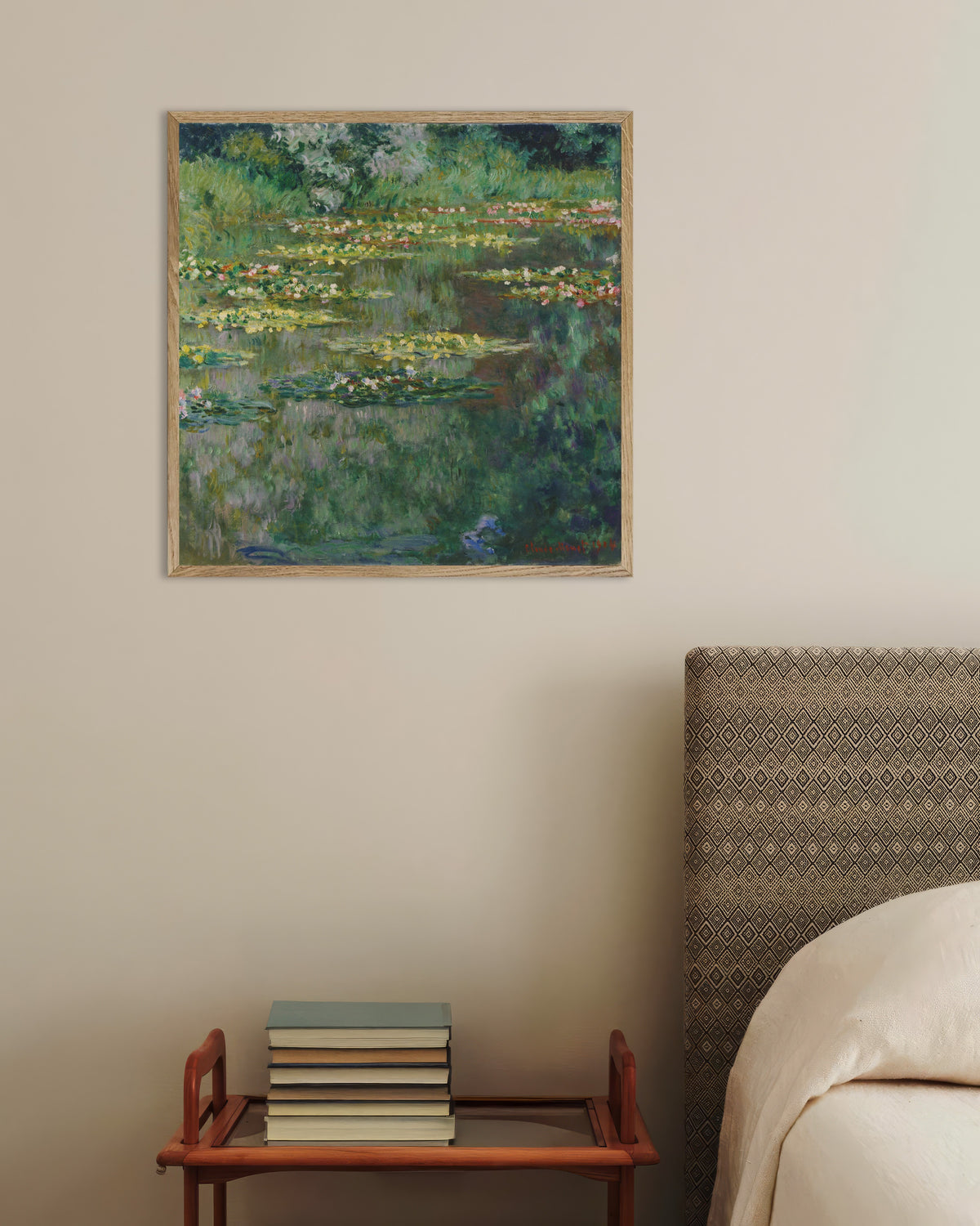 Plakat Åkandedammen (1904) af Claude Monet med ramme i naturtræ
