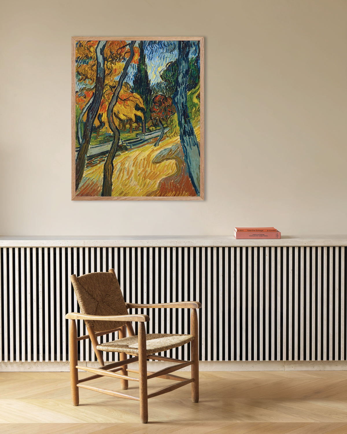 Poster af Træer i asylhaven (1889) af Vincent van Gogh med ramme af naturtræ