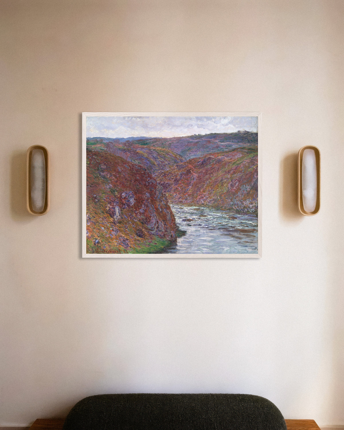 Plakat Creuse-dalen, grå dag (1889) af Claude Monet med hvid træramme
