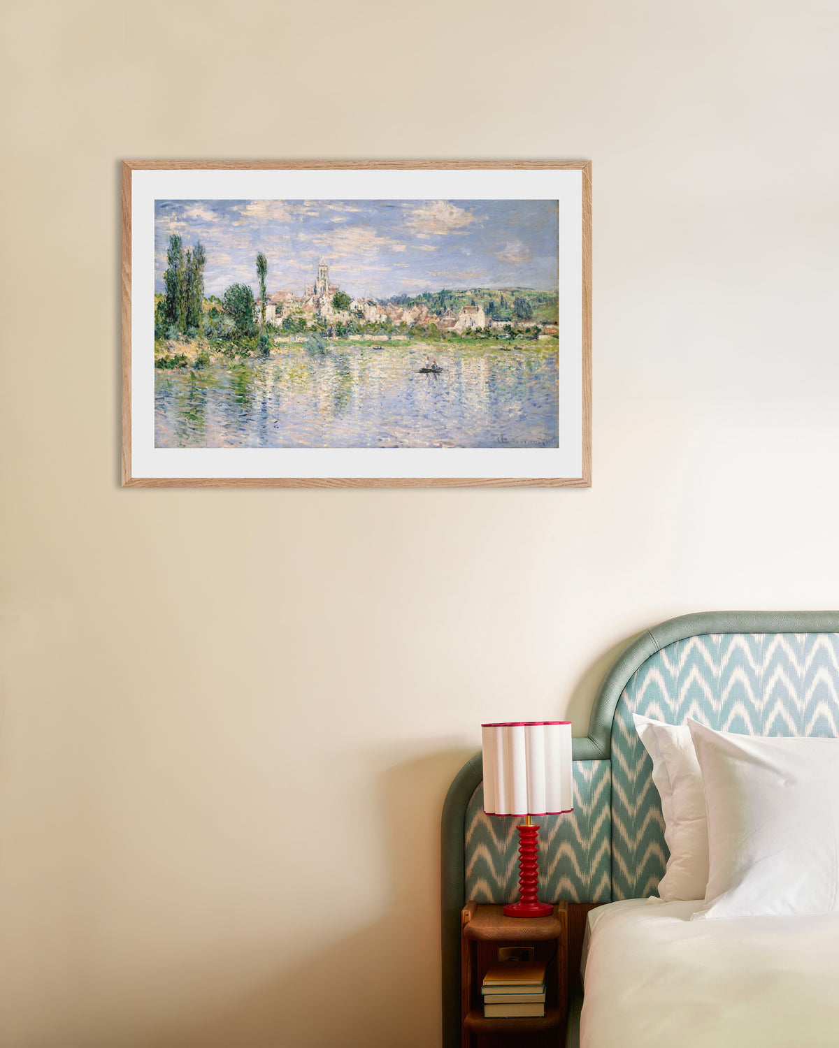 Plakat Vétheuil om sommeren (1880) af Claude Monet med ramme i naturtræ