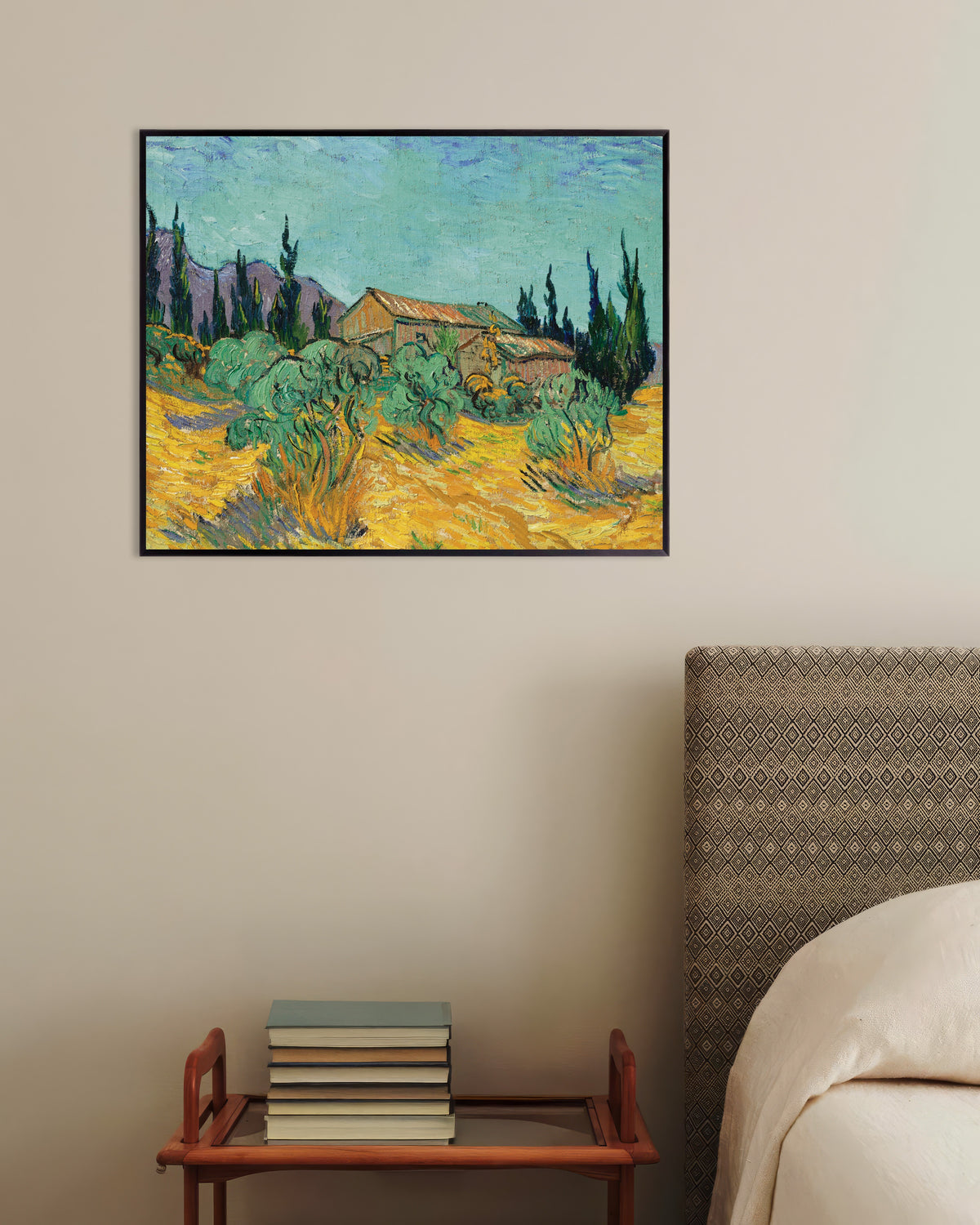 Poster med Træhytter blandt oliventræer og cypresser (1889) af Vincent van Gogh, med metalramme