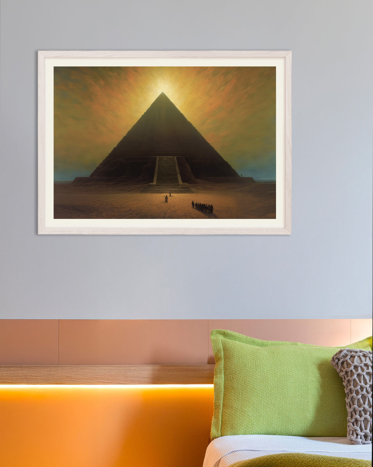 Plakat med Stemningsfuld, mørk og mystisk, den store pyramide, i hvid træramme