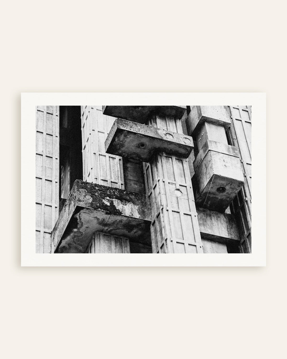 Plakat »Nærbillede af forvitrede betonblokke«, miniature