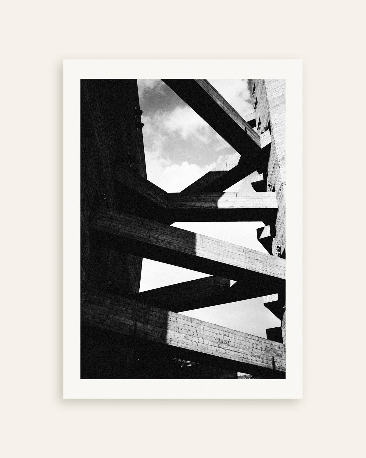 Plakat »Betonbjælker mod himlen«, miniature