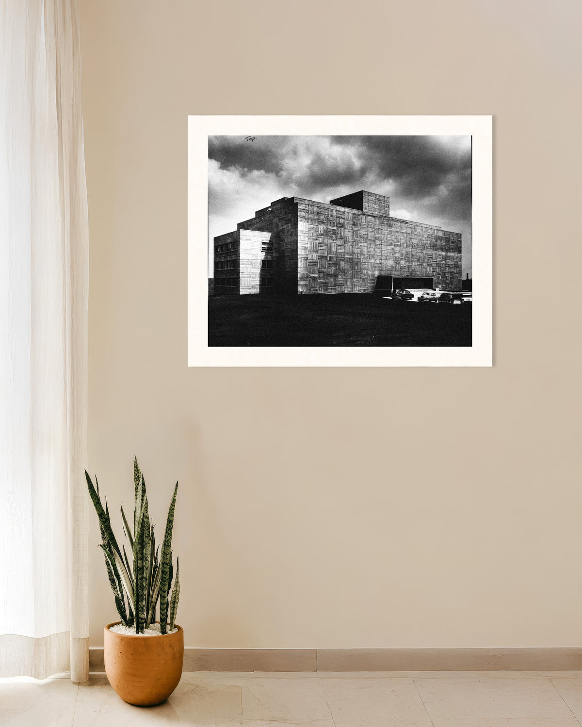 Plakat »Betonbygning under et uvejr«