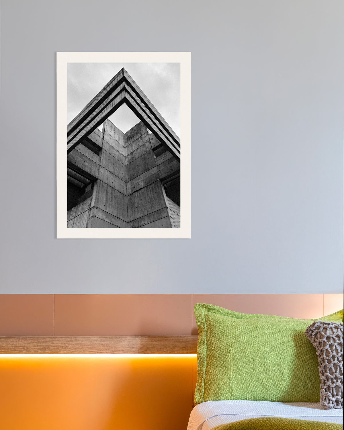 Plakat »Betontaglinje set nedefra«