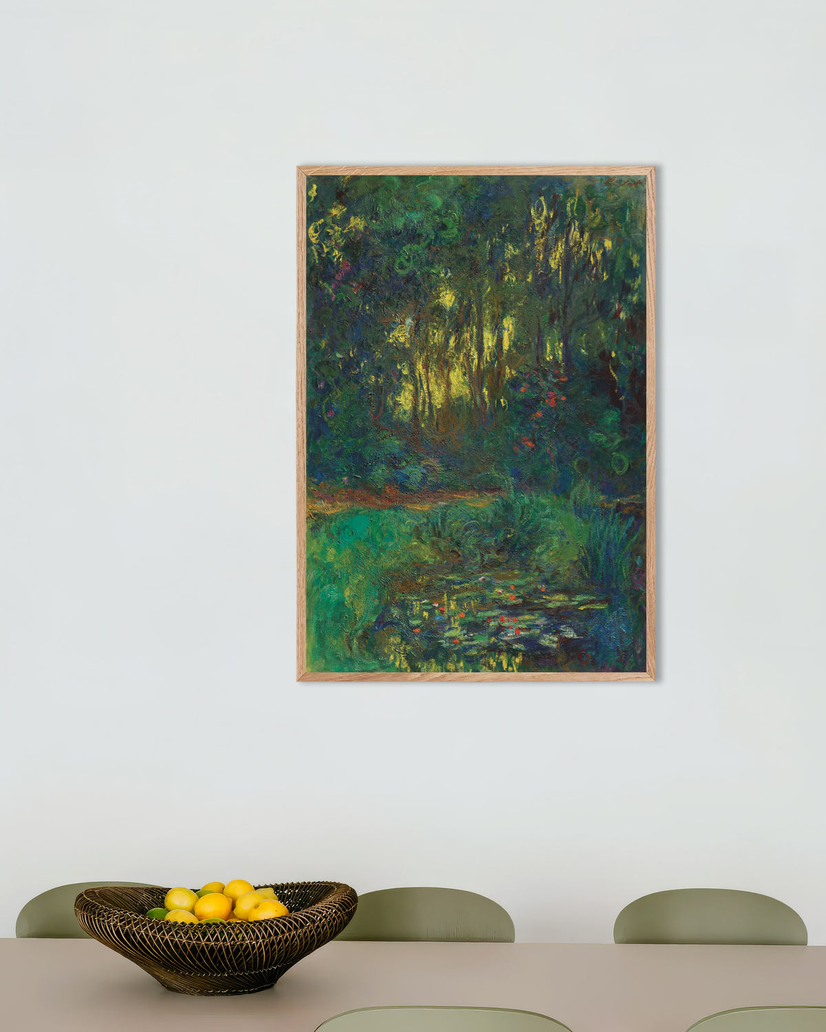 Plakat Hjørne af åkandedammen (1918–1919) af Claude Monet med ramme i naturtræ