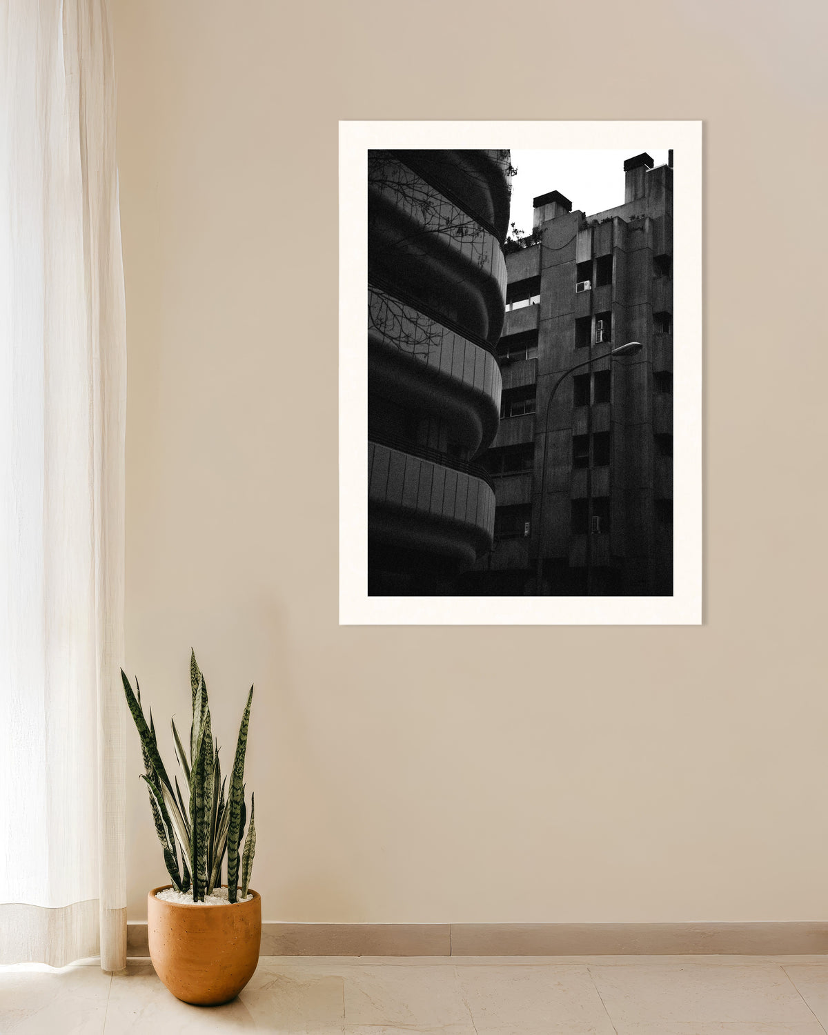 Plakat »Buet facade og betontårn«