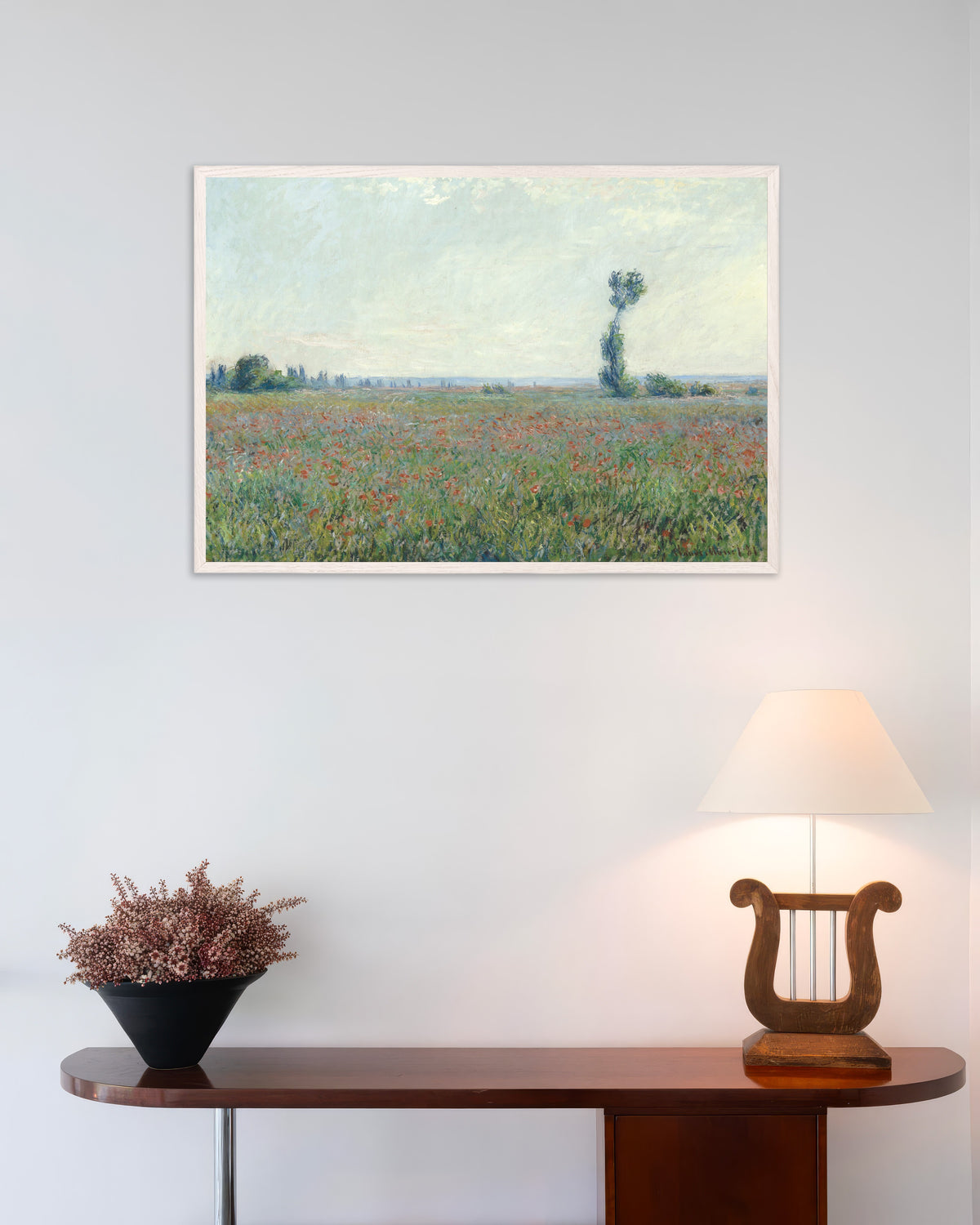 Plakat Valmuemark af Claude Monet med hvid træramme