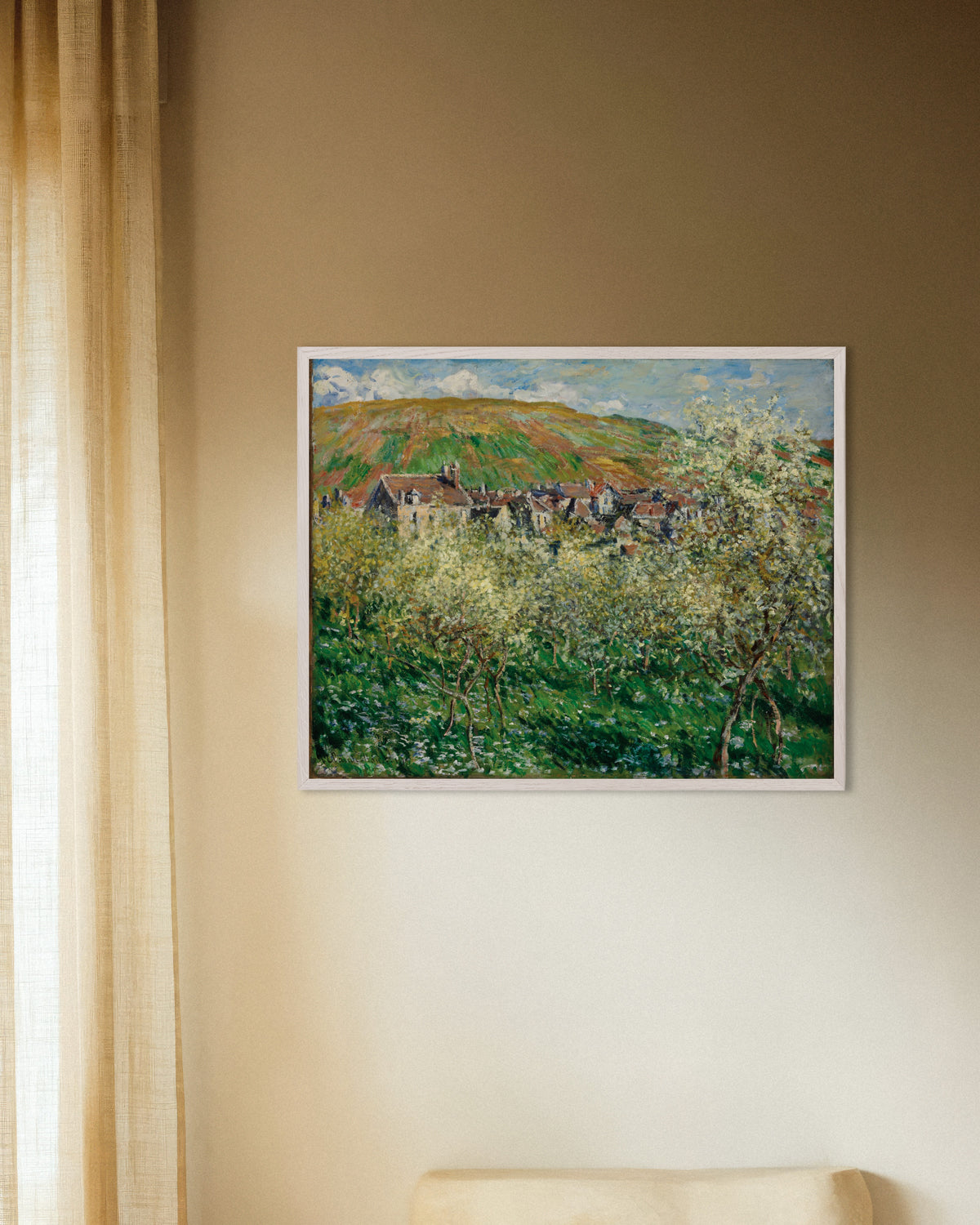 Plakat Blomstrende blommetræer (1879) af Claude Monet med hvid træramme