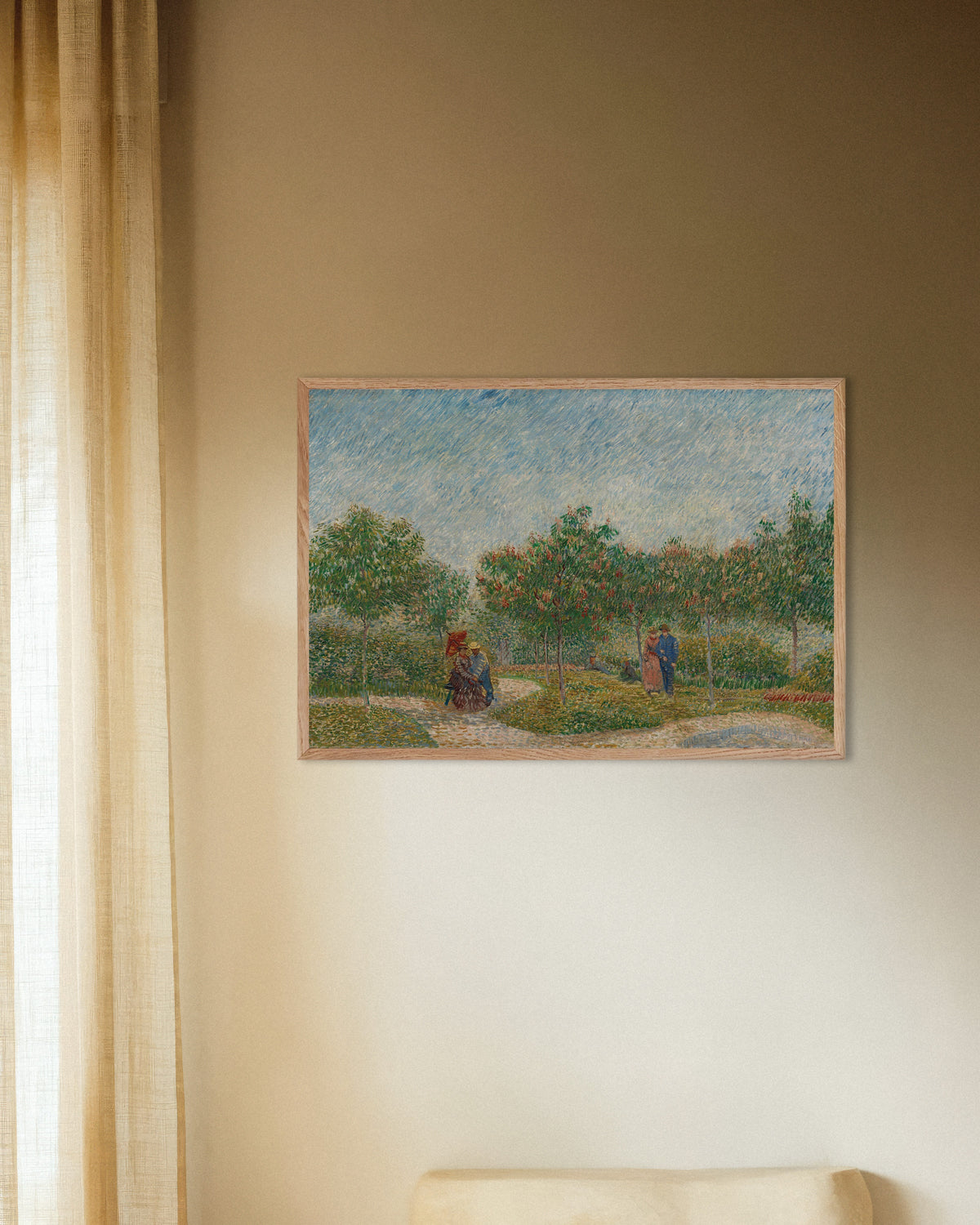 Poster med Have med kurtiserende par, Square Saint-Pierre (1887) af Vincent van Gogh, med ramme af naturtræ