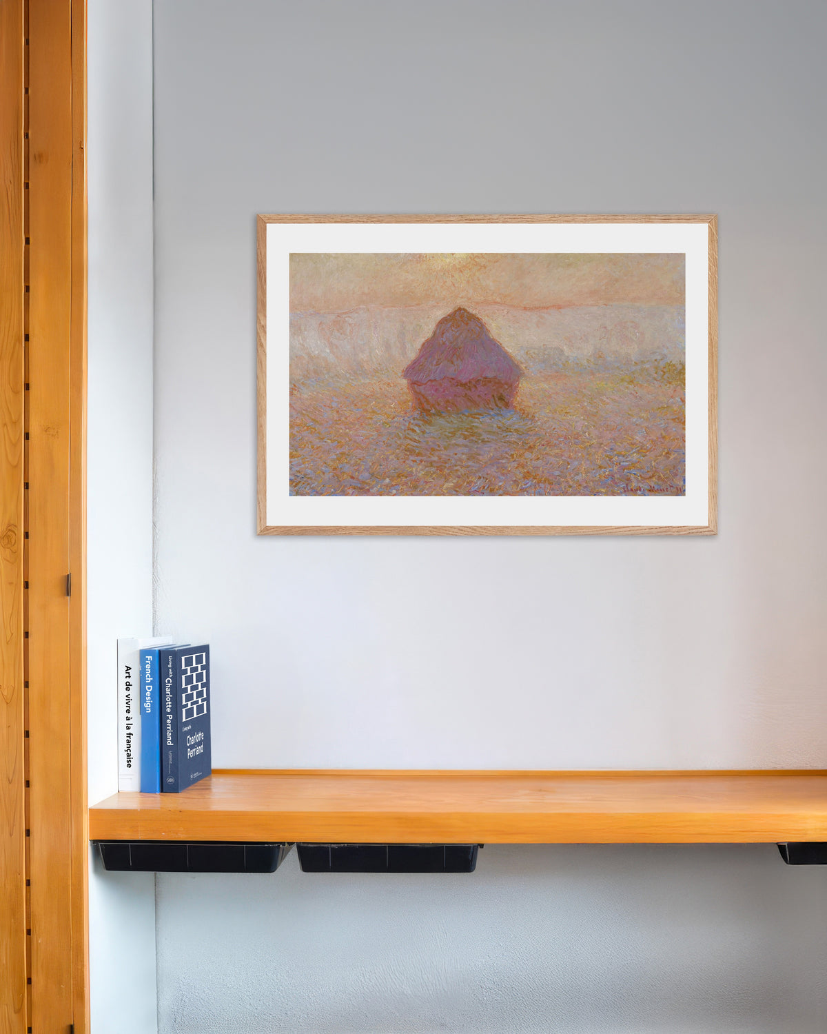 Plakat Kornstak, sol i disen (1891) af Claude Monet med ramme i naturtræ