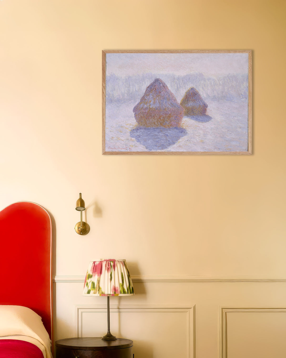 Plakat Kornstakke, sne og sol (1891) af Claude Monet med ramme i naturtræ