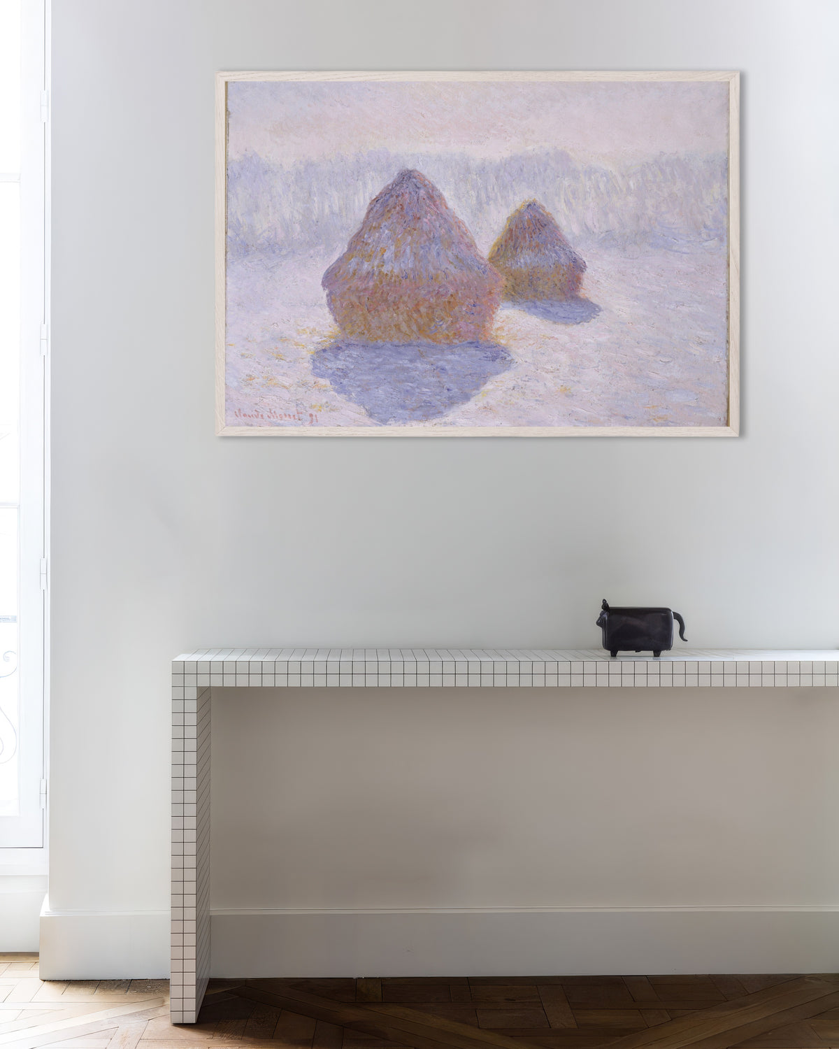 Plakat Kornstakke, sne og sol (1891) af Claude Monet med hvid træramme