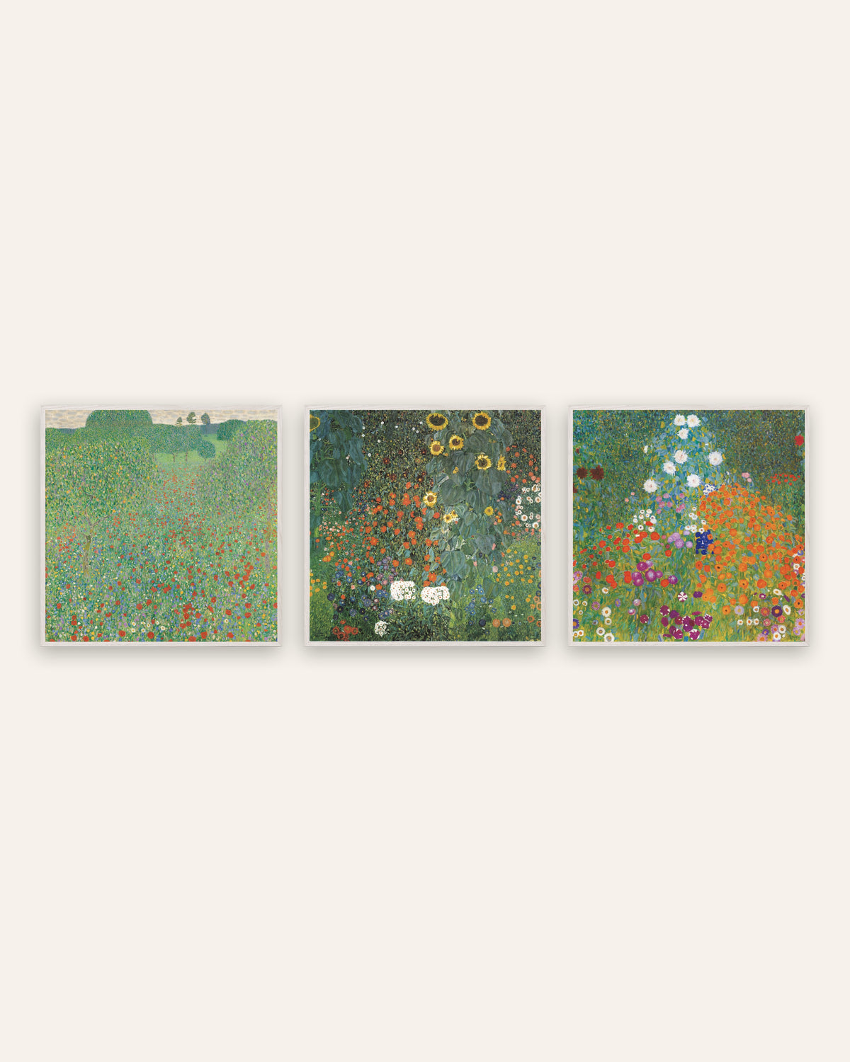 Klimt-plakater, sæt med 3: Valmuemark, Bondehave med solsikker og Bondehave, i hvide egetræsrammer