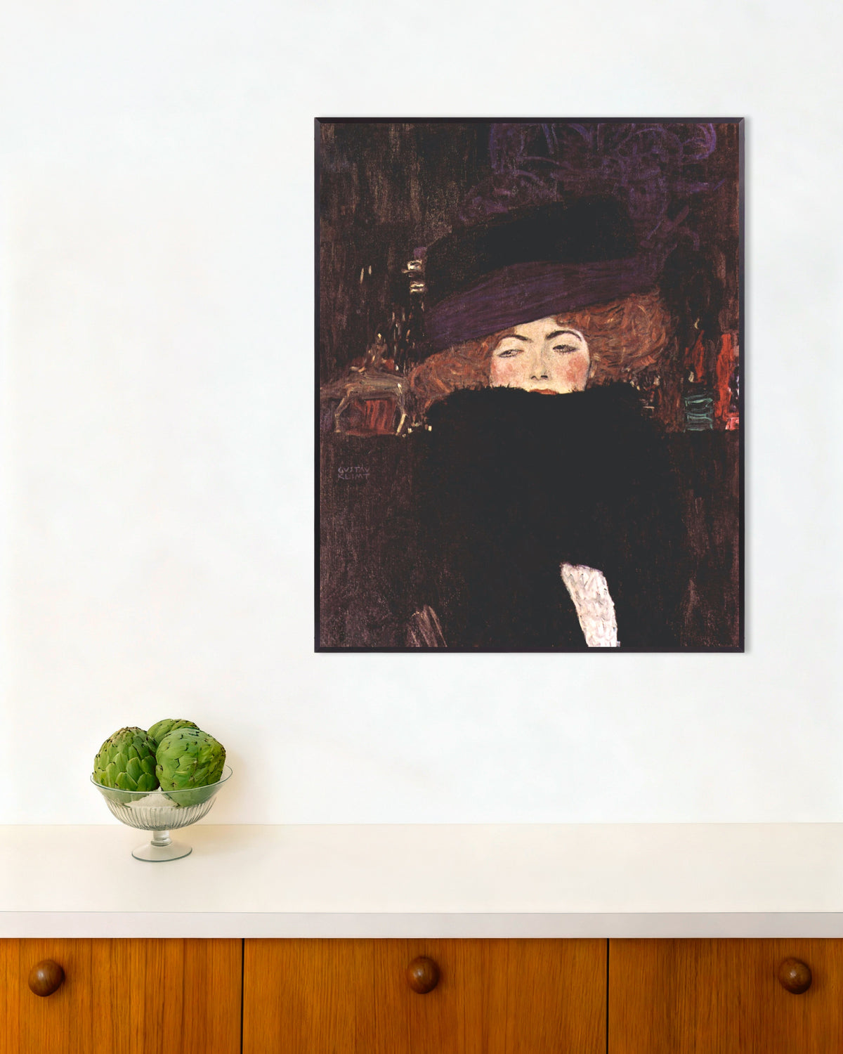 Poster af Dame med hat og fjerboa (1909) af Gustav Klimt med metalramme