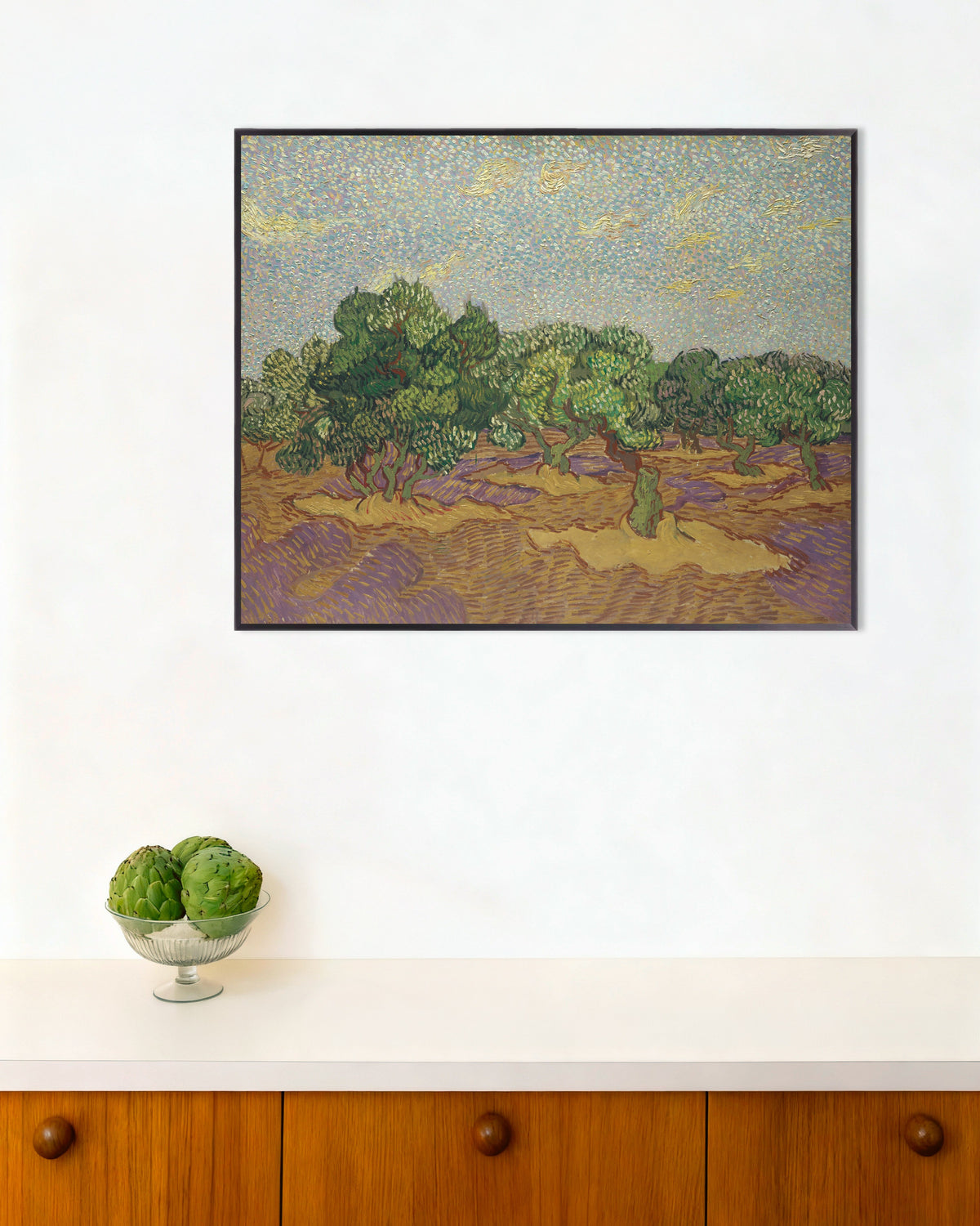 Poster af Oliventræer under en bleg himmel (1889) af Vincent van Gogh med metalramme