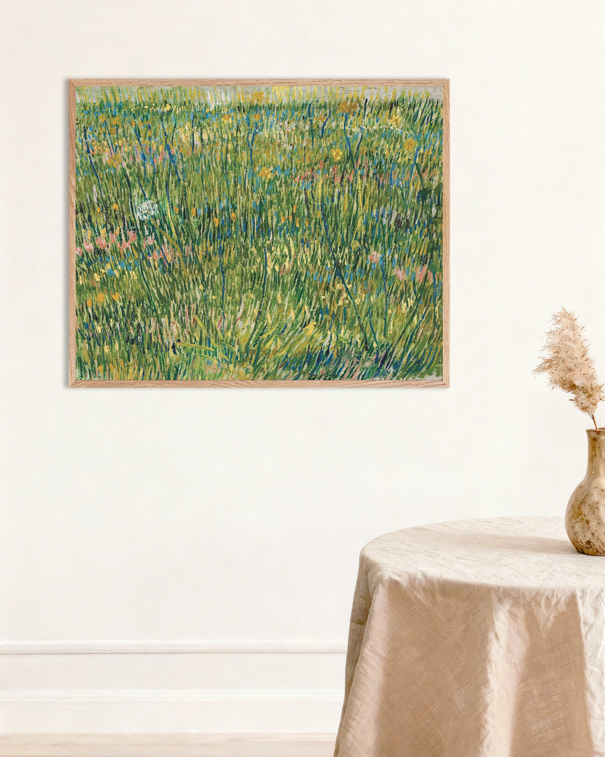 Poster af Græsplet (1887) af Vincent van Gogh med ramme af naturtræ