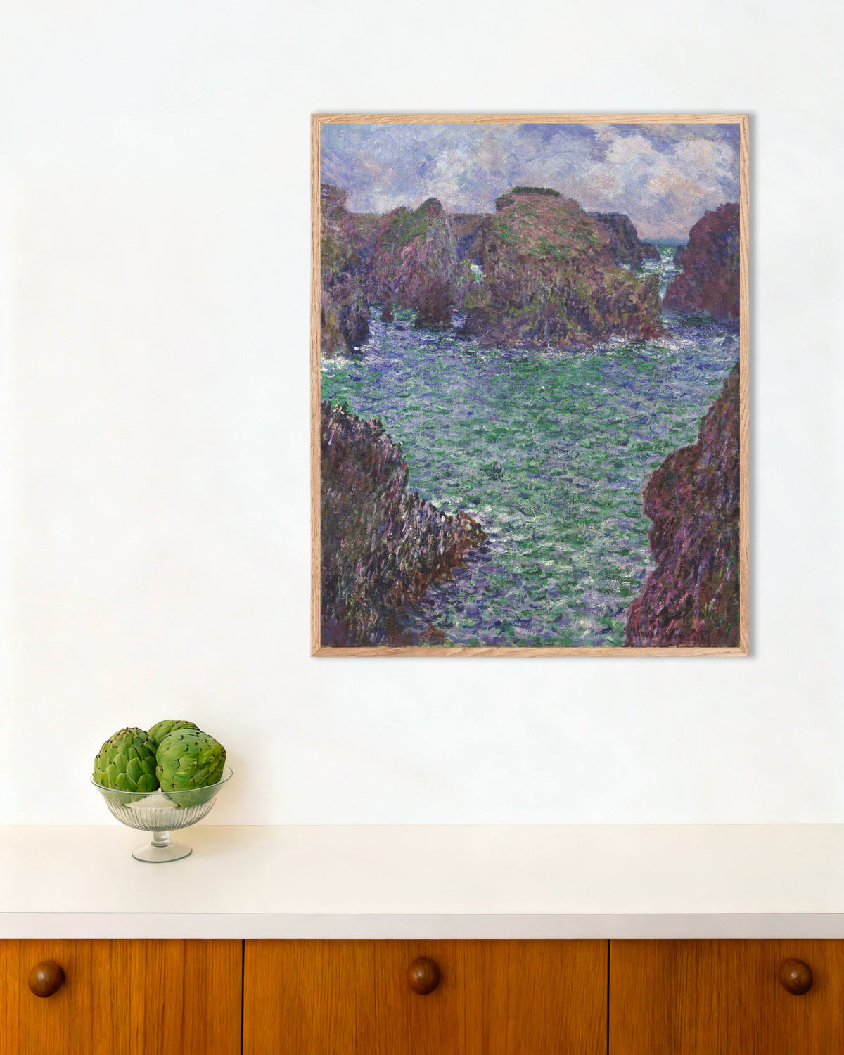 Plakat Port-Goulphar, Belle-Île (1887) af Claude Monet med ramme i naturtræ