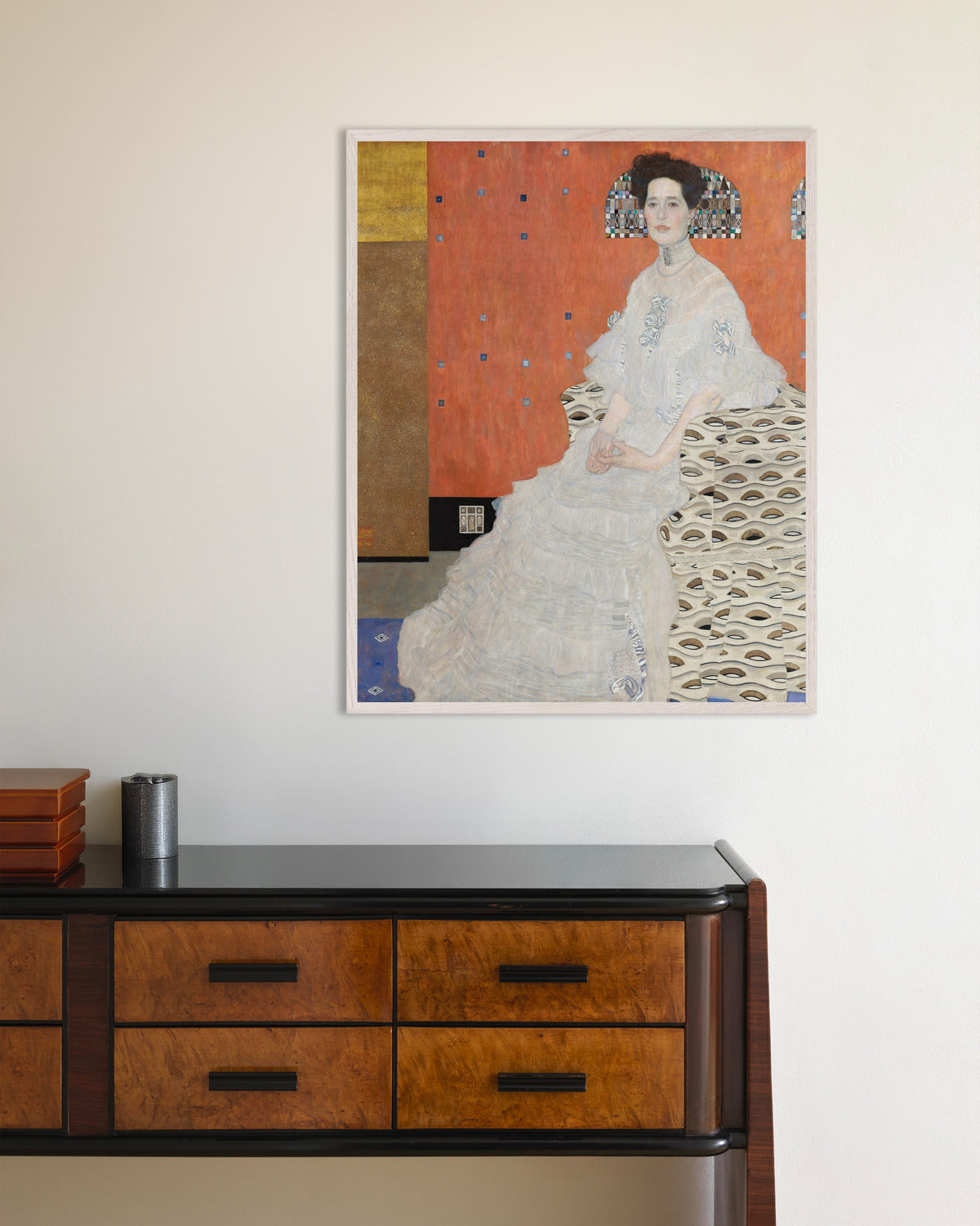 Plakat Portræt af Fritza Riedler (1906) af Gustav Klimt med hvid træramme