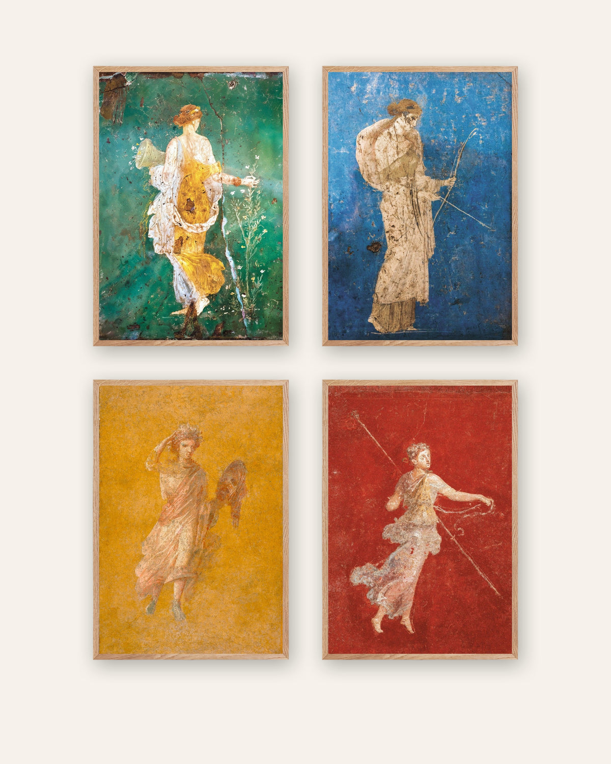 Sæt med 4 plakater med romerske fresker, Flora, Artemis, Melpomene og Mænade, i naturfarvede trærammer