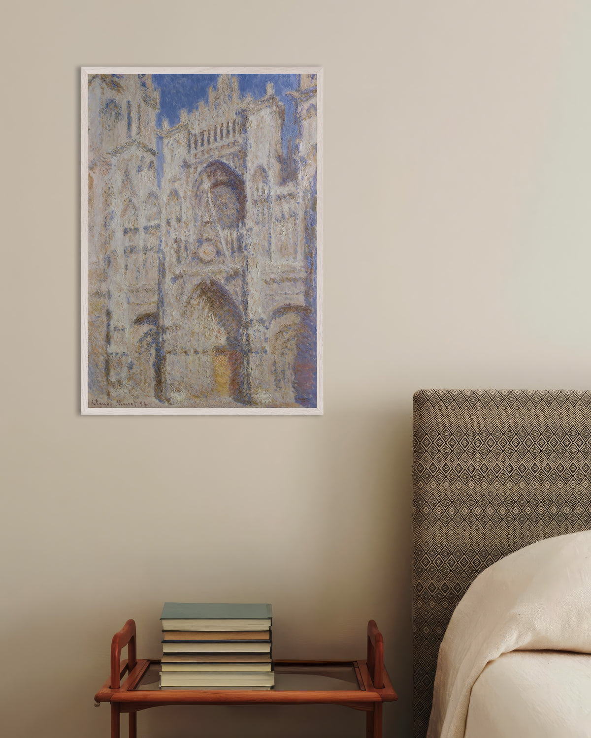 Plakat Katedralen i Rouen, portalen i sollys (1894) af Claude Monet med hvid træramme