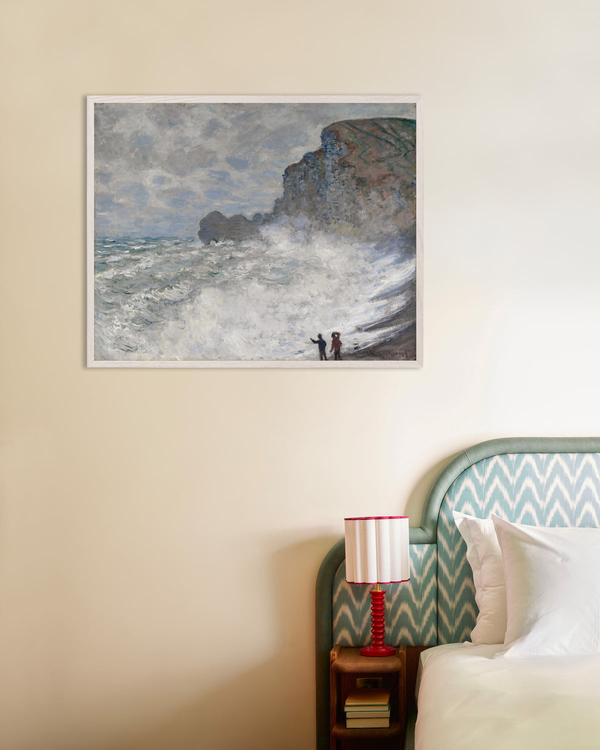 Plakat Uvejr ved Étretat (1883) af Claude Monet med hvid træramme