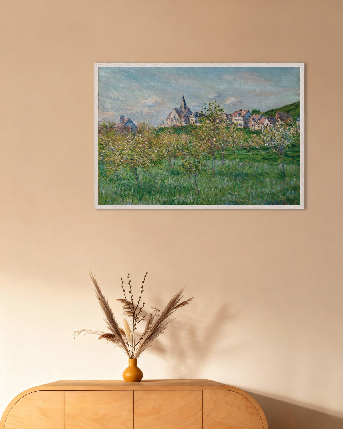 Plakat Forår i Giverny, eftermiddag (1885) af Claude Monet med hvid træramme