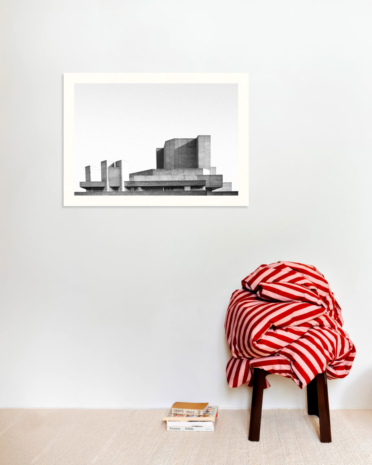 Plakat »Stablede terrasser i et teater af beton«