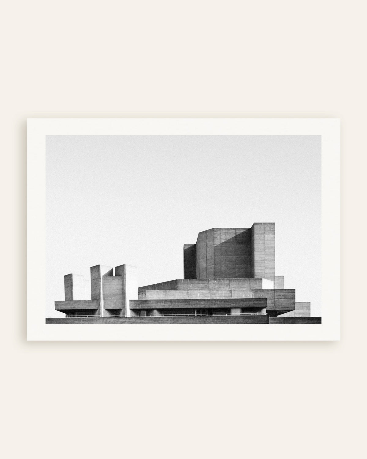 Plakat »Stablede terrasser i et teater af beton«, miniature