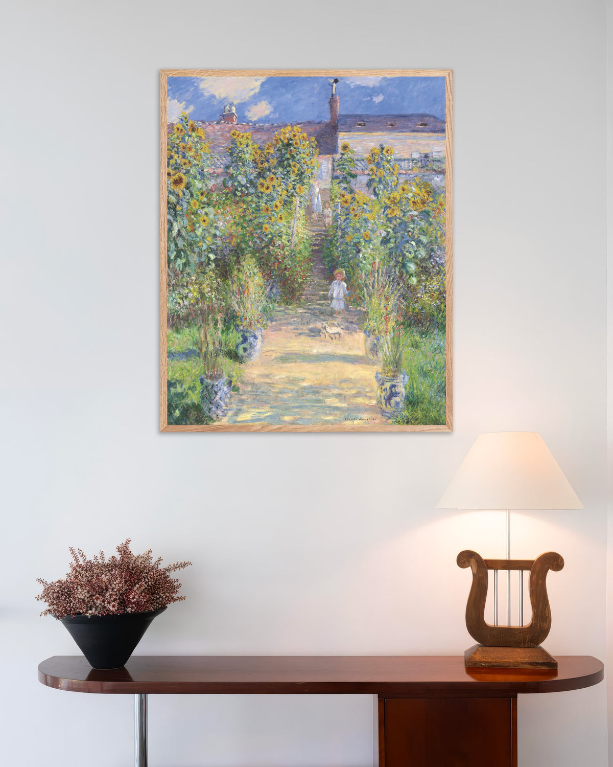 Plakat Kunstnerens have i Vétheuil (1881) af Claude Monet med ramme i naturtræ