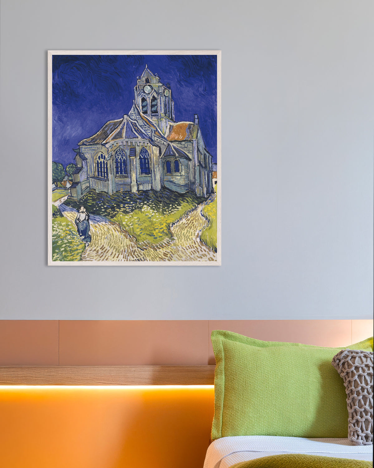 Poster af Kirken i Auvers-sur-Oise (1890) af Vincent van Gogh med hvid træramme