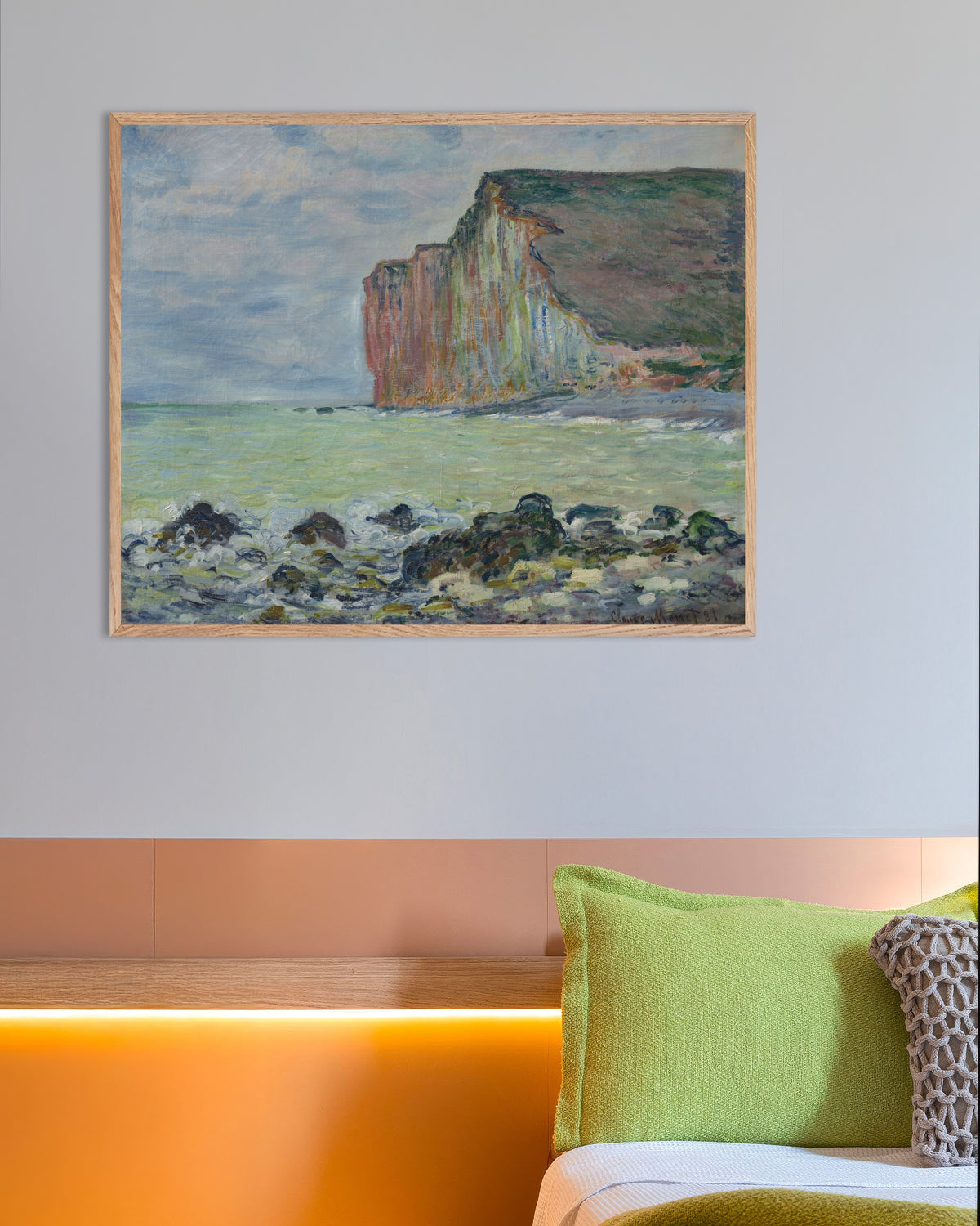 Plakat Klippen ved Les Petites-Dalles (1881) af Claude Monet med ramme i naturtræ