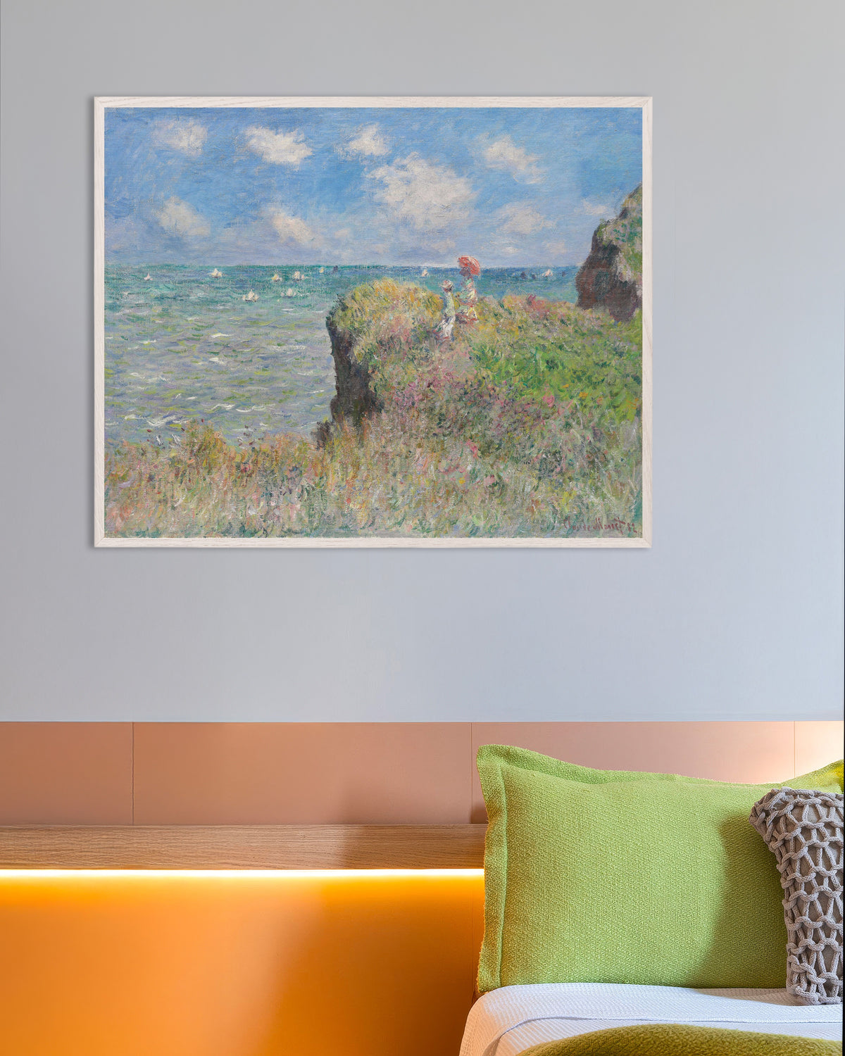Plakat Spadseretur på klippen ved Pourville (1882) af Claude Monet med hvid træramme
