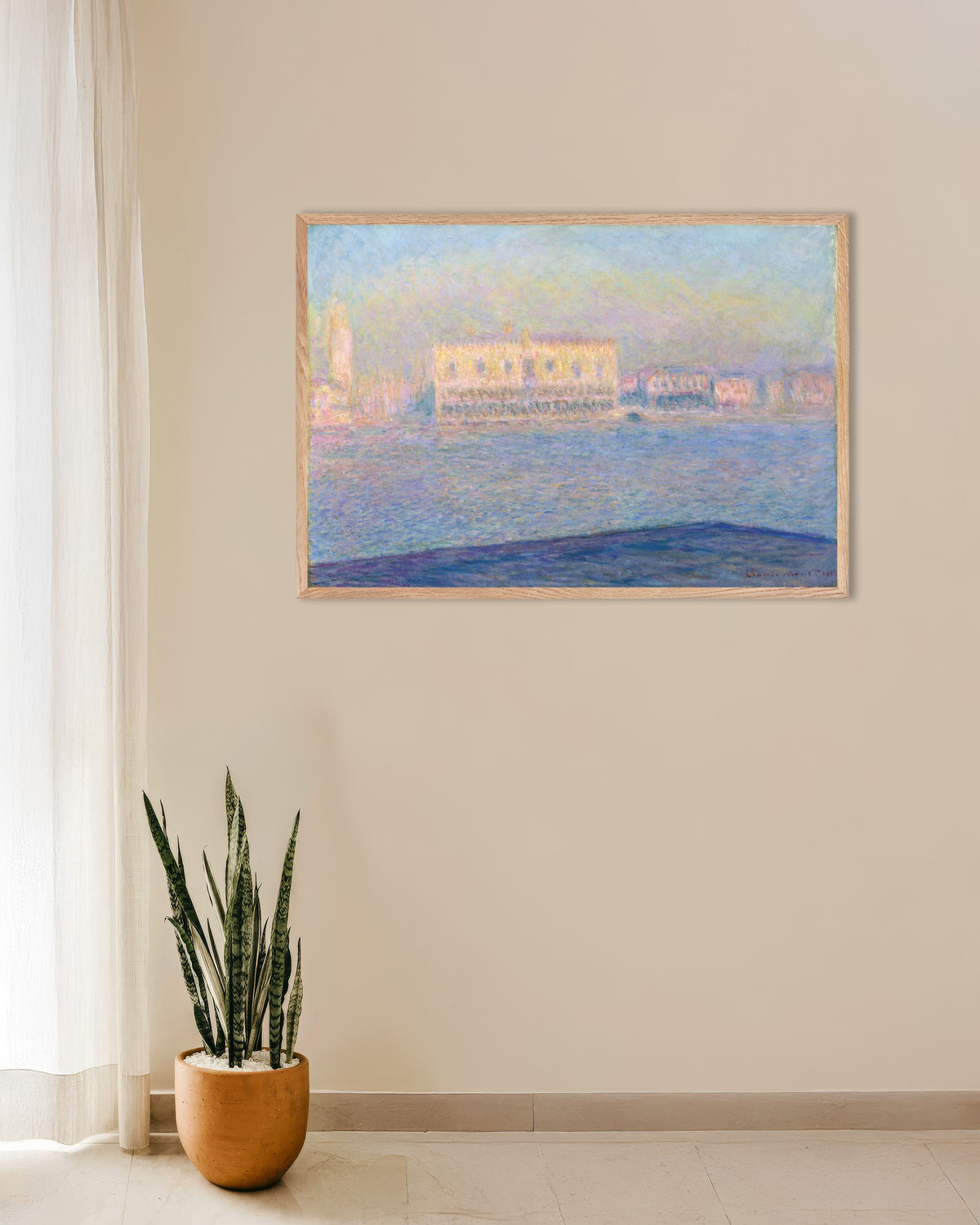 Plakat Dogepaladset set fra San Giorgio Maggiore (1908) af Claude Monet med ramme i naturtræ