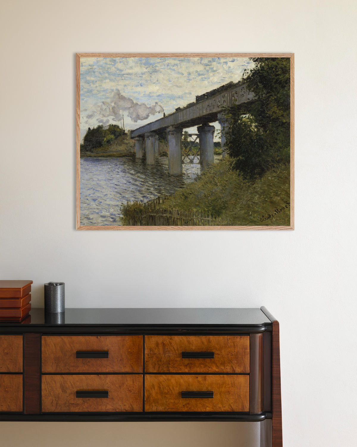 Plakat Jernbanebroen ved Argenteuil (1873–1874) af Claude Monet med ramme i naturtræ