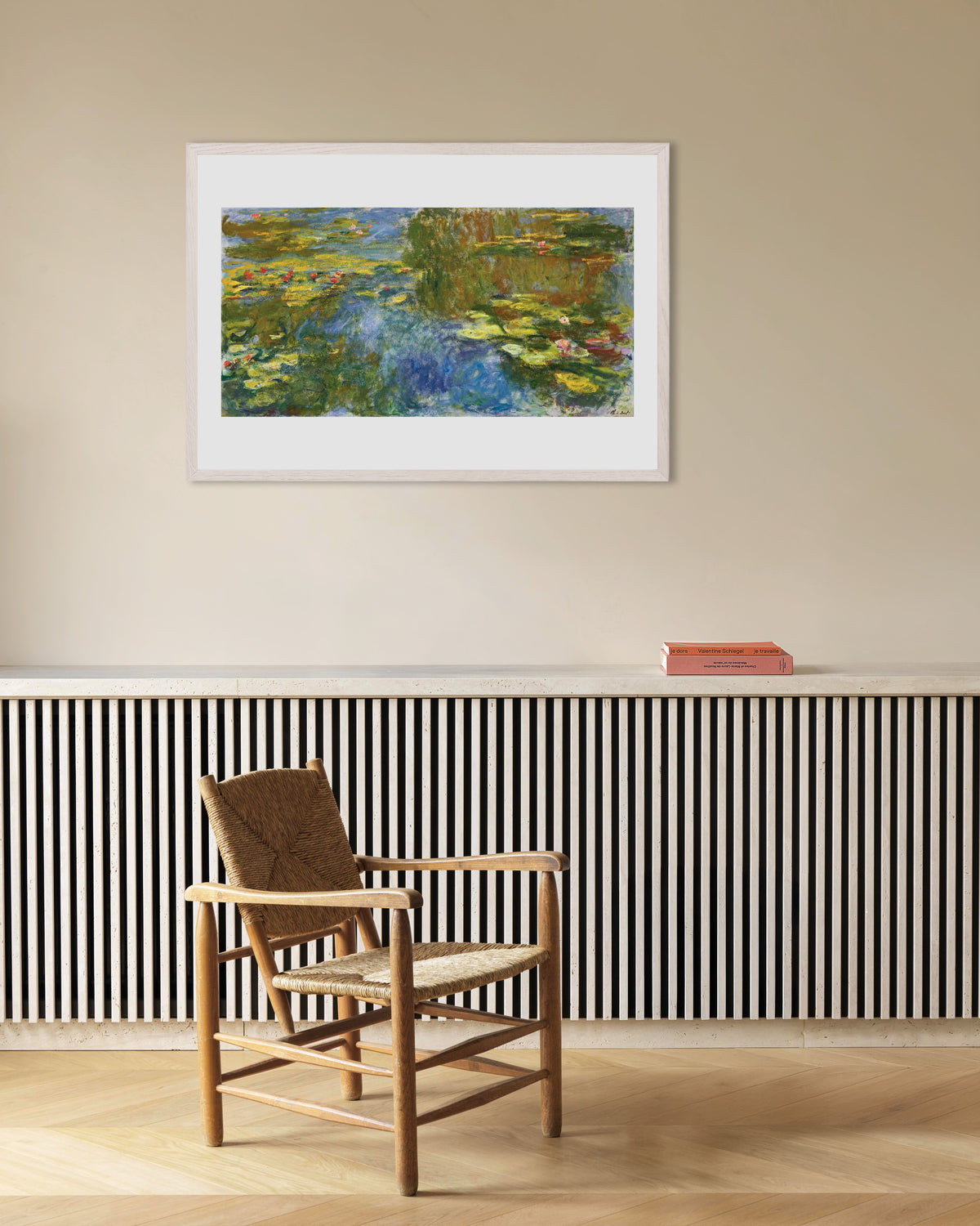 Plakat Åkandedammen (ca. 1917–1919) af Claude Monet med hvid træramme